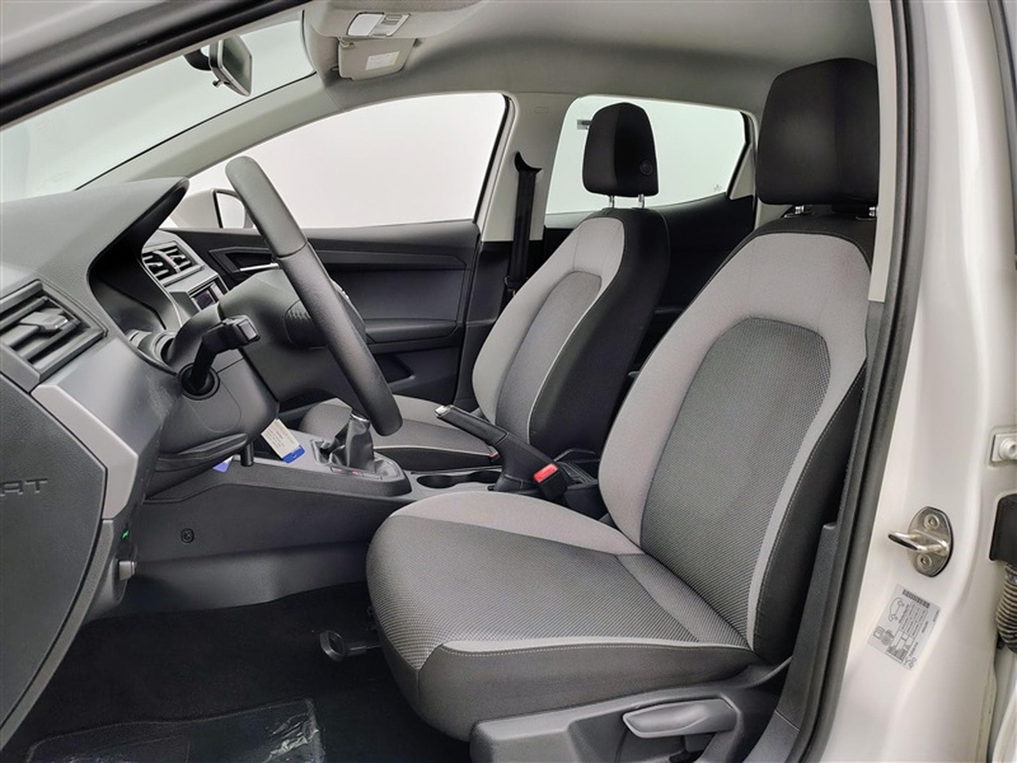 Seat Ibiza 1.0i 75cvStyle FULL LINK/CLIM/CRUISE/JA 15" (2018) - Foto 7