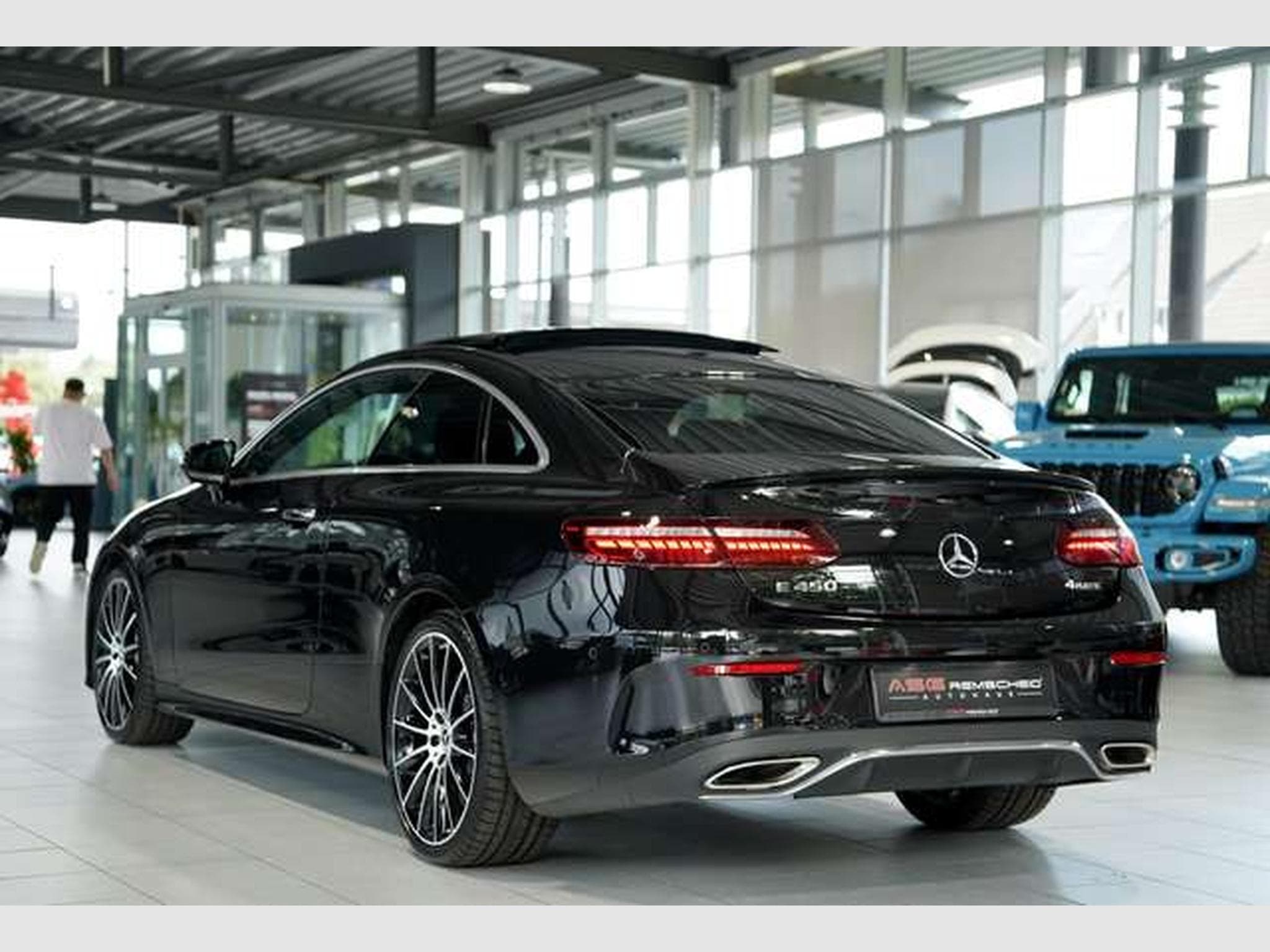Mercedes E 450 4M Coupé AMG Line *1.H *20 *Pano *BURM (2021) - Foto 10