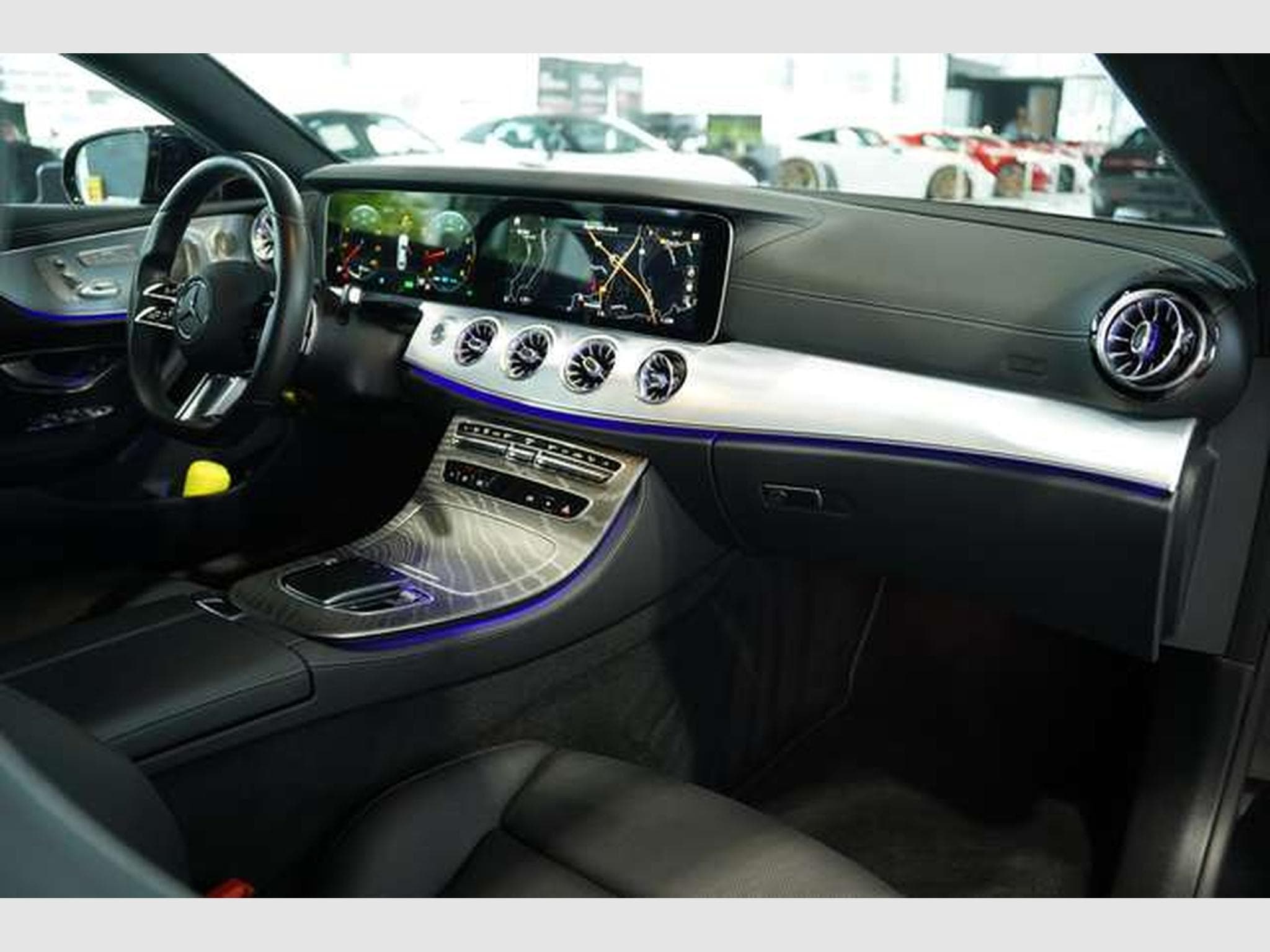 Mercedes E 450 4M Coupé AMG Line *1.H *20 *Pano *BURM (2021) - Foto 19
