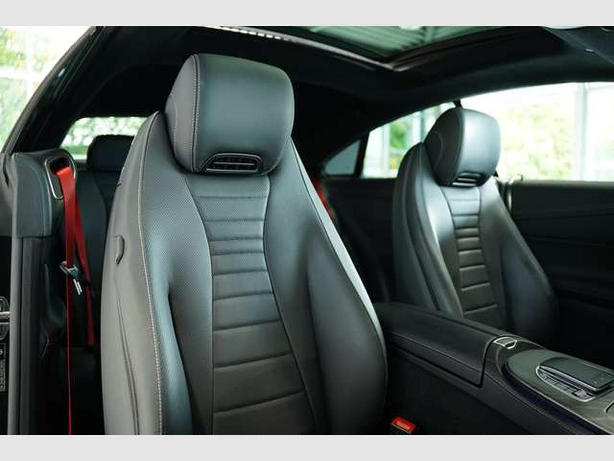 Mercedes E 450 4M Coupé AMG Line *1.H *20 *Pano *BURM (2021) - Foto 23