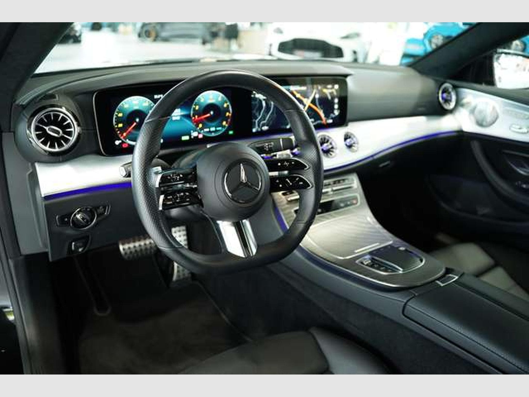 Mercedes E 450 4M Coupé AMG Line *1.H *20 *Pano *BURM (2021) - Foto 32