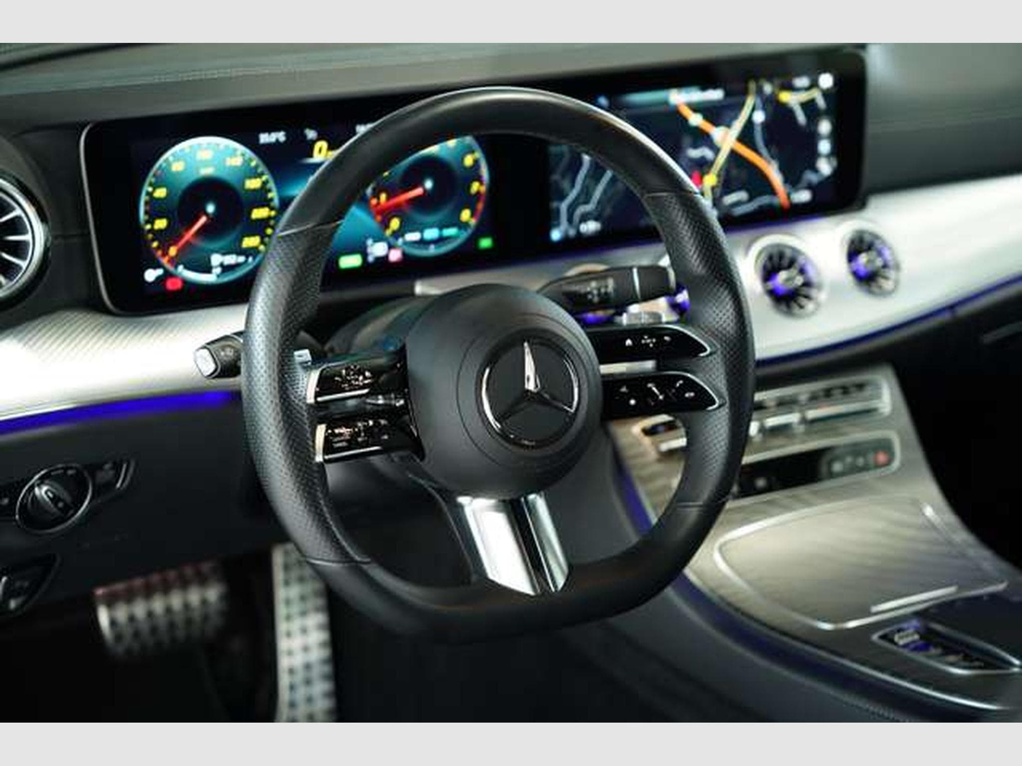 Mercedes E 450 4M Coupé AMG Line *1.H *20 *Pano *BURM (2021) - Foto 34