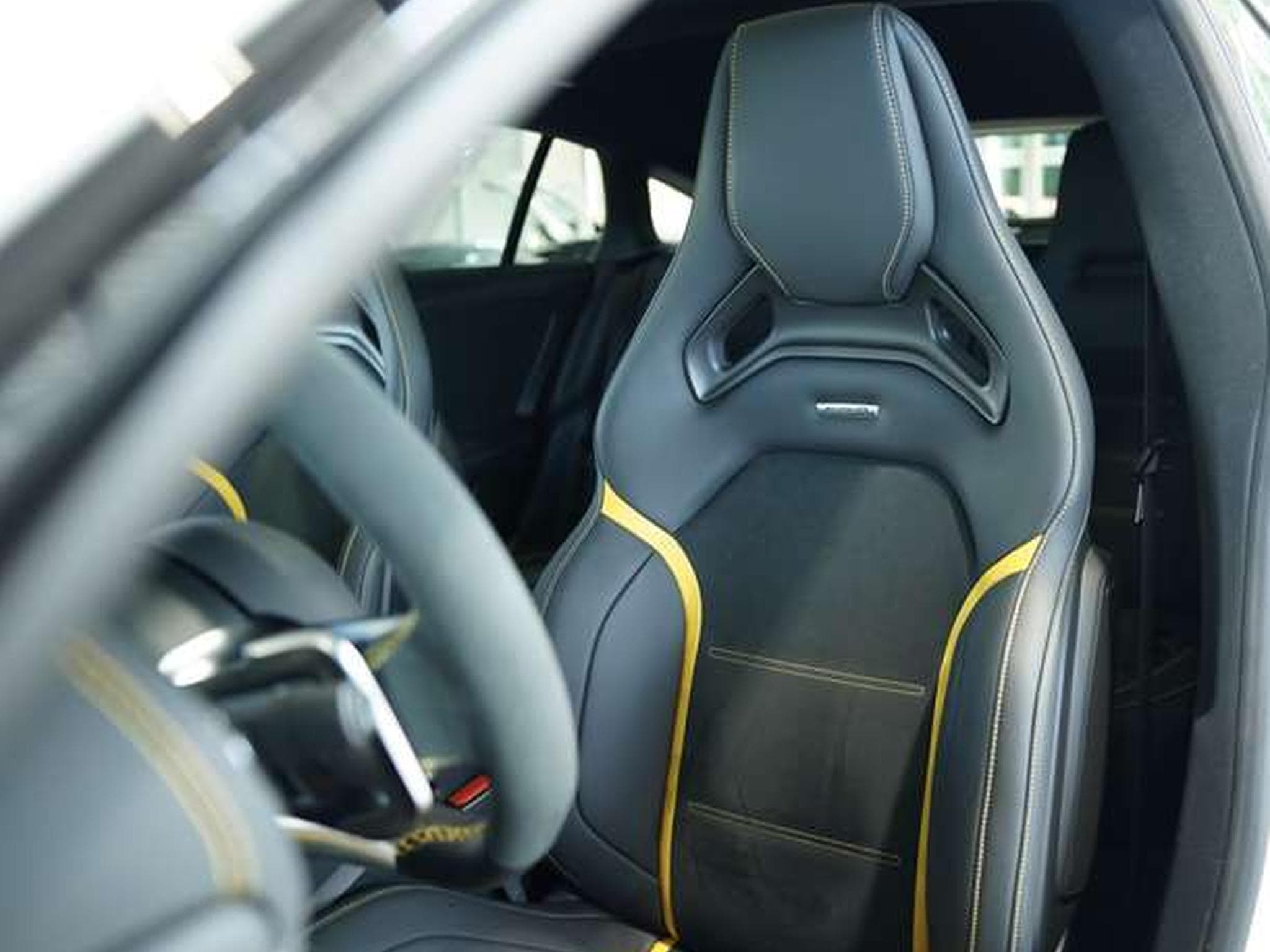 Mercedes CLA 45 AMG S 4M 2.H *19 *Schale (2025) - Foto 38