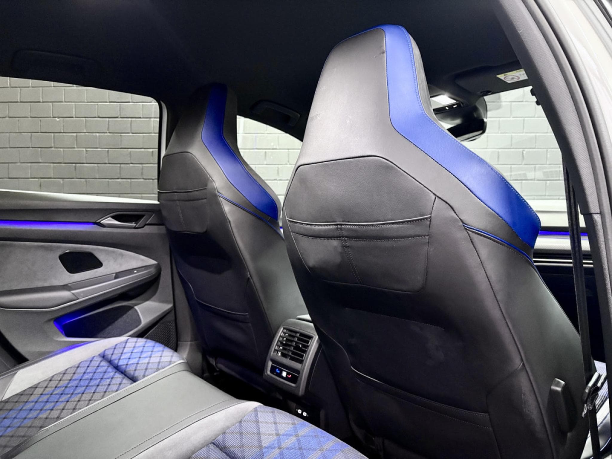 VW Golf R 4Motion 2.0 TSI 320 CV DSG7 *PACK PERF* *DCC* *Harman* (2022) - Foto 23