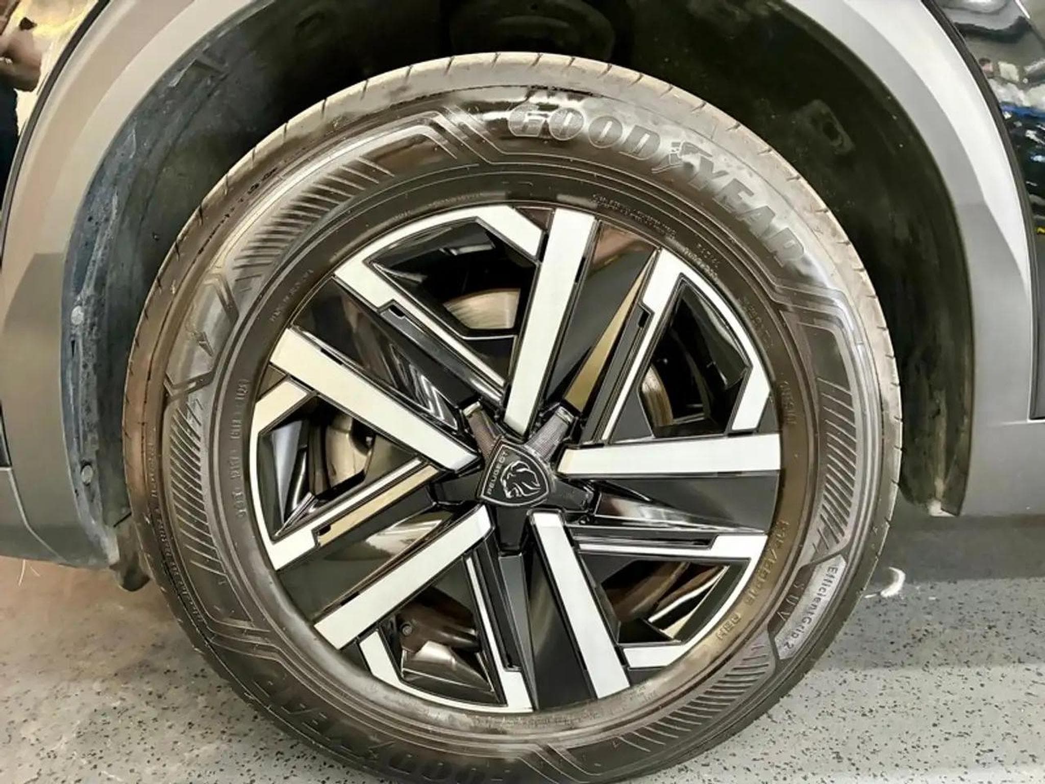 Peugeot 2008 (2025) - Foto 3