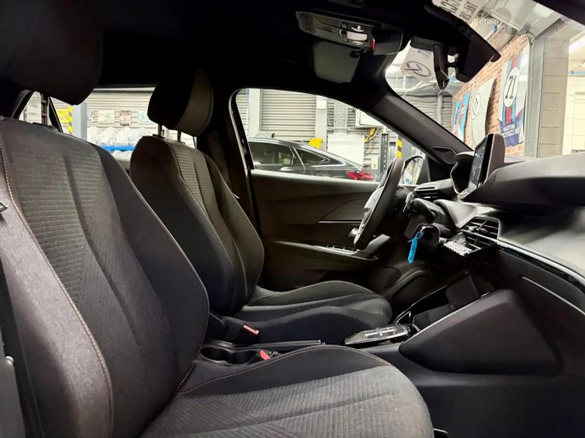 Peugeot 2008 (2025) - Foto 8
