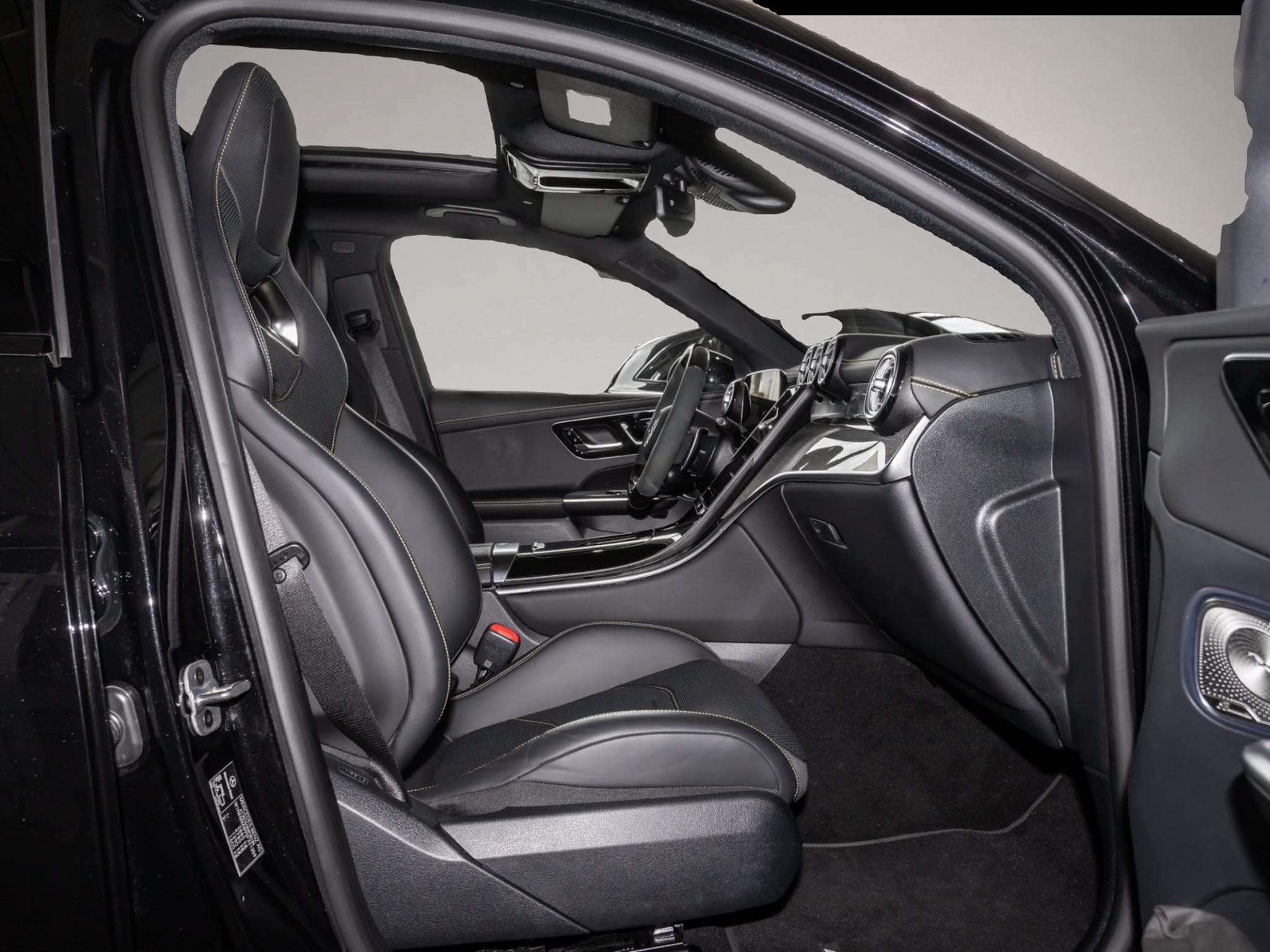 Mercedes C 63 AMG (2024) - Photo 2