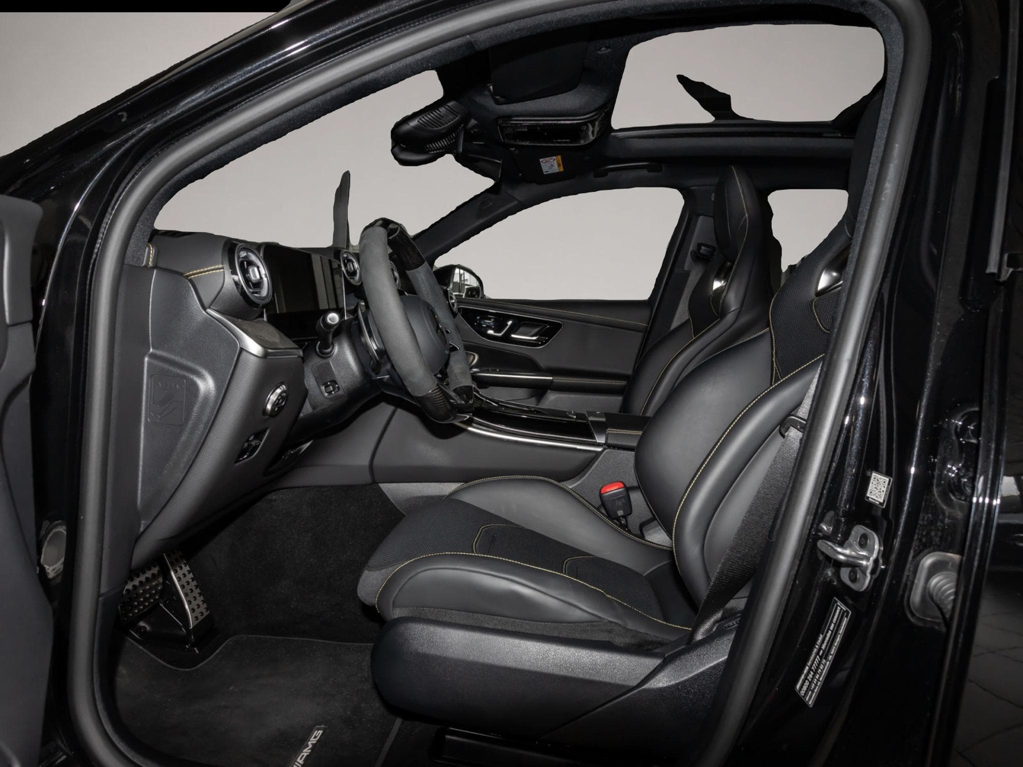 Mercedes C 63 AMG (2024) - Photo 7