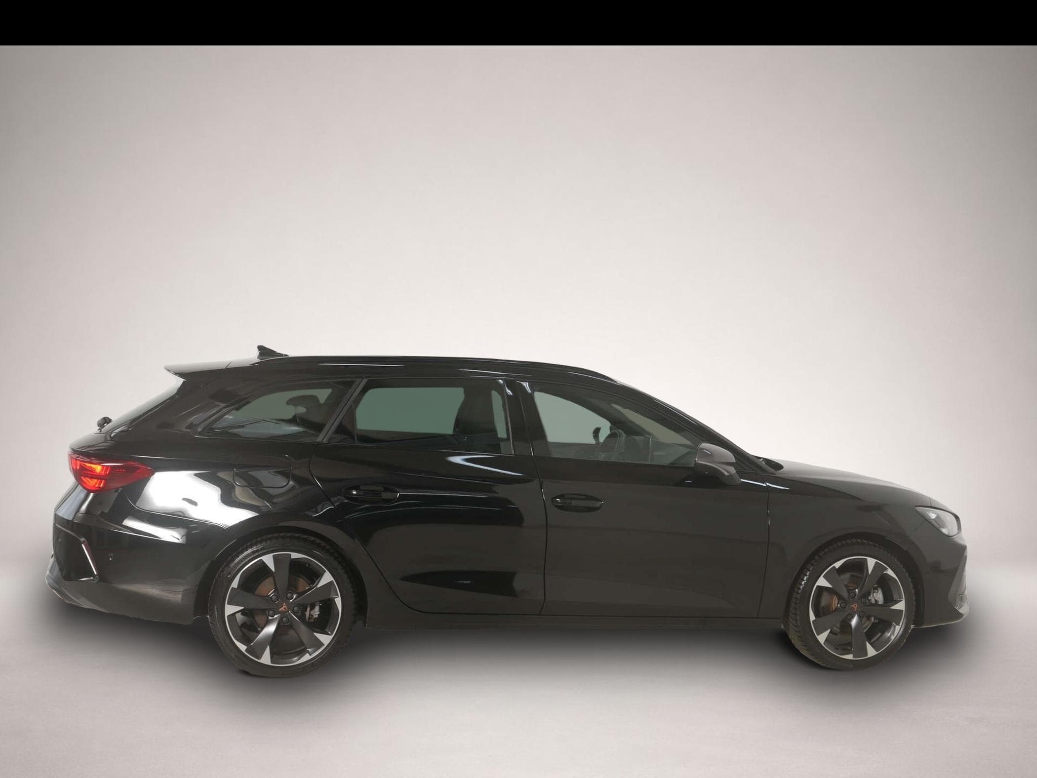 Cupra Leon (2025) - Photo 6