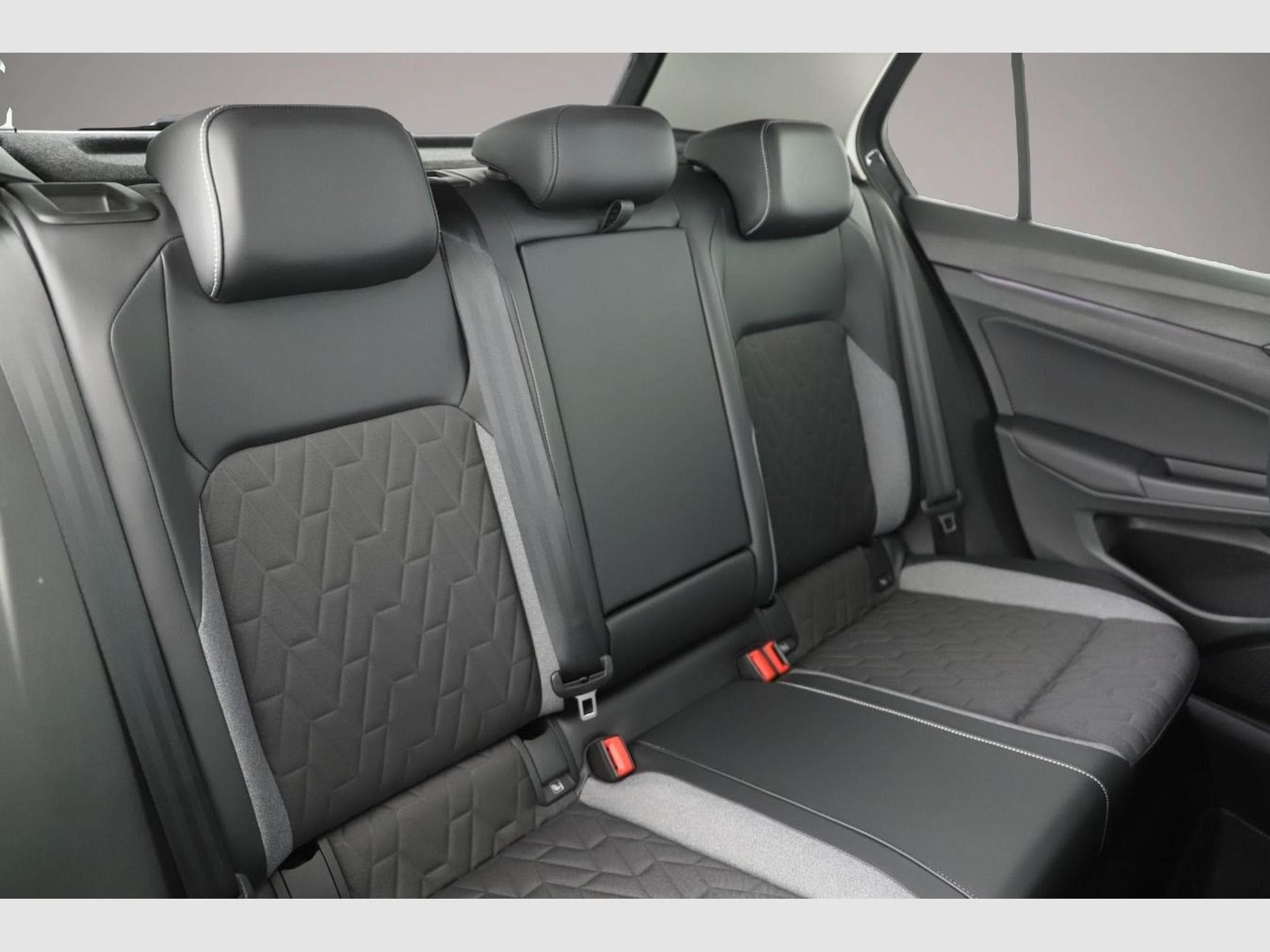 VW Golf (2025) - Photo 5