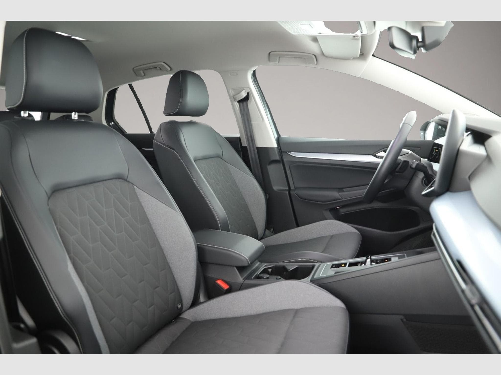 VW Golf (2025) - Photo 6