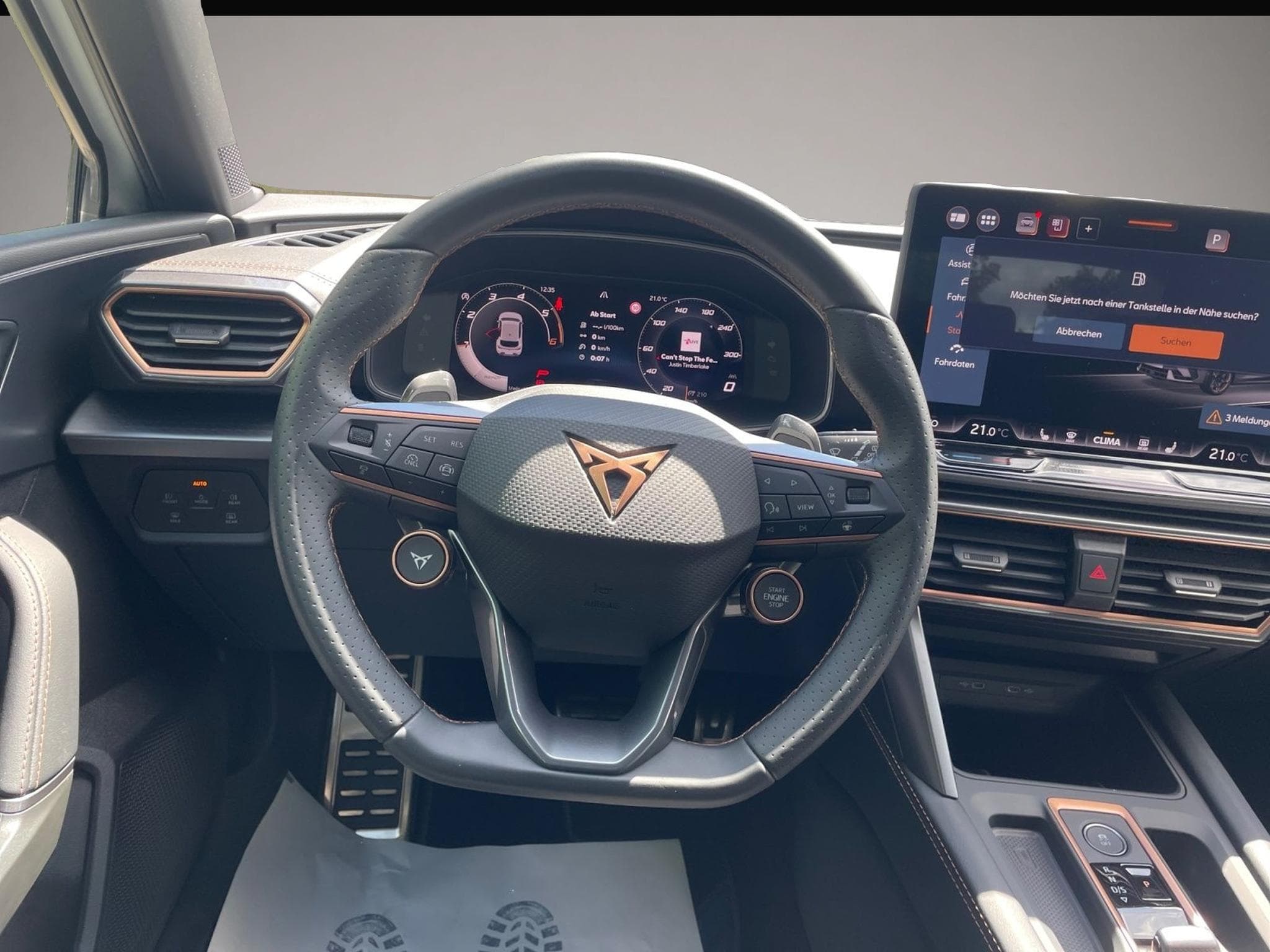 Cupra Leon (2025) - Photo 11