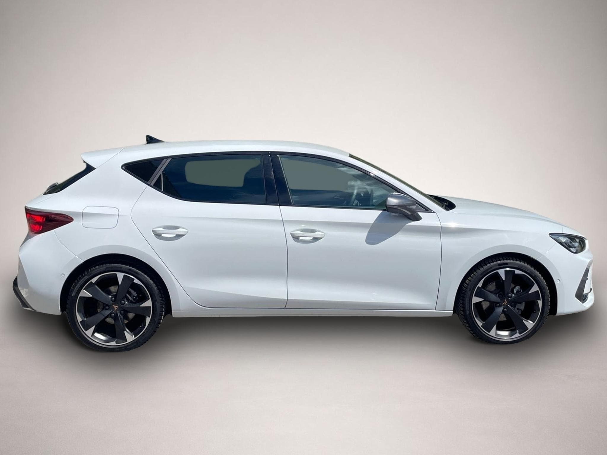 Cupra Leon (2025) - Photo 6
