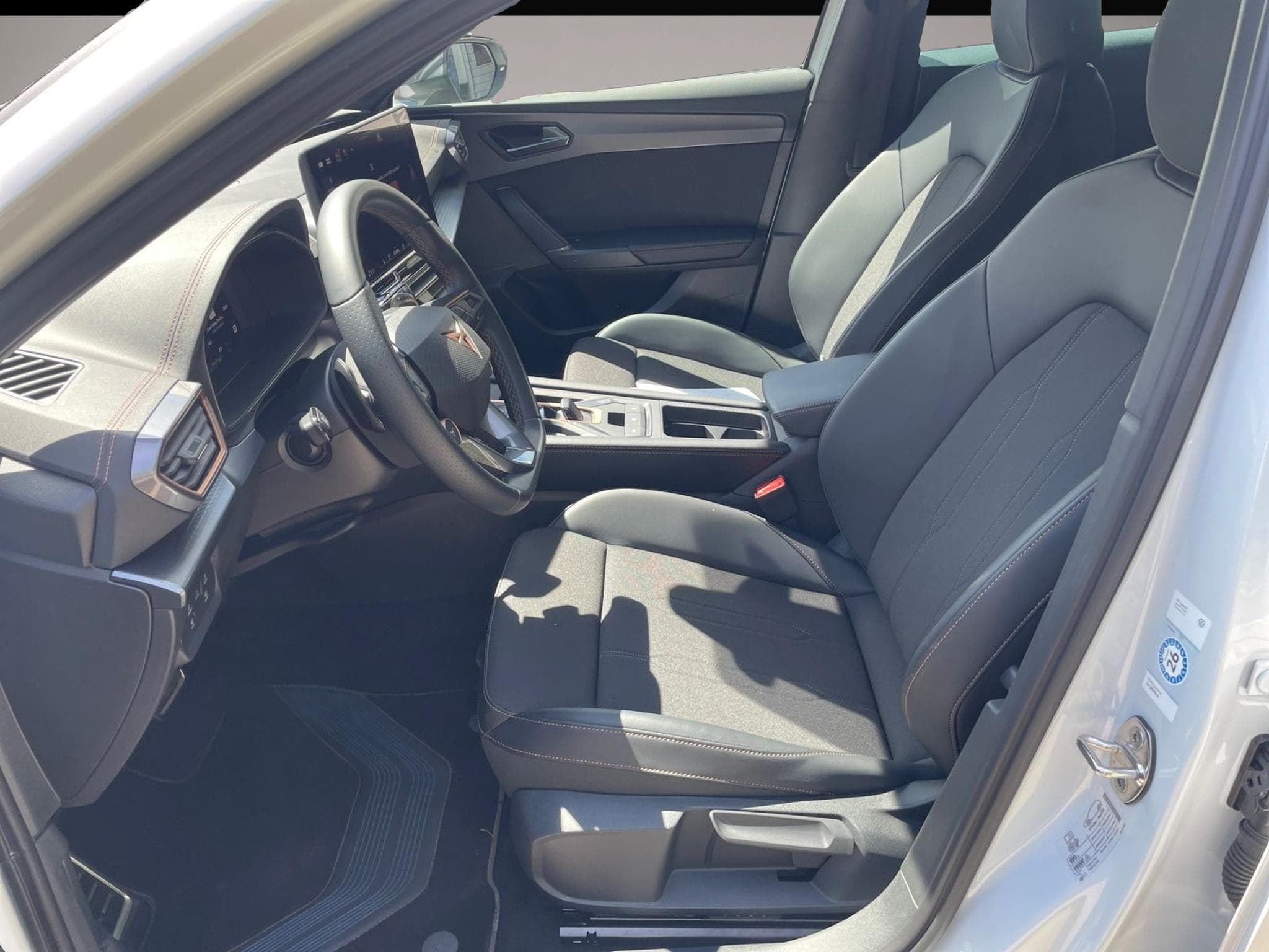 Cupra Leon (2025) - Photo 9