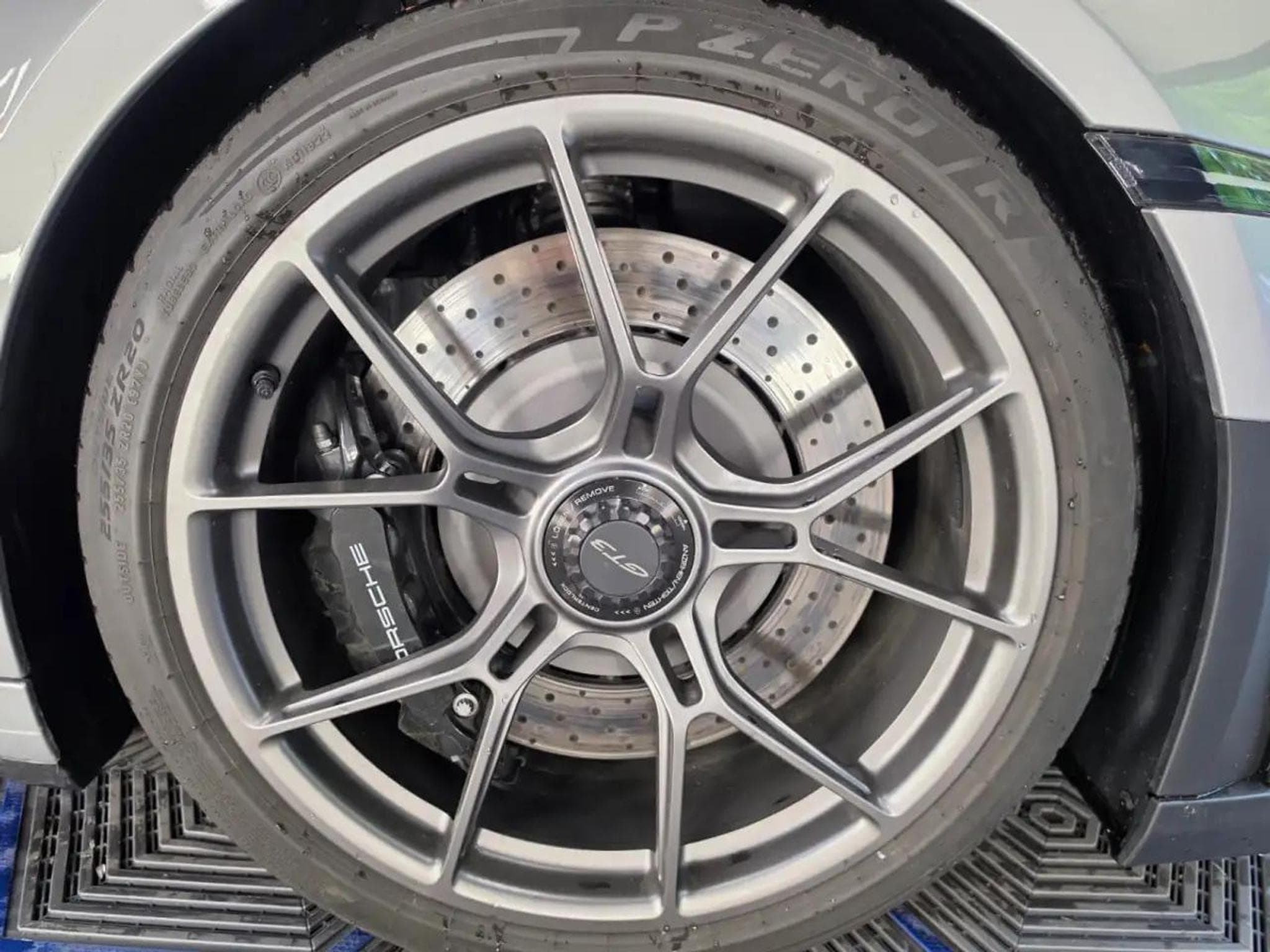 Porsche 911 (2025) - Photo 10