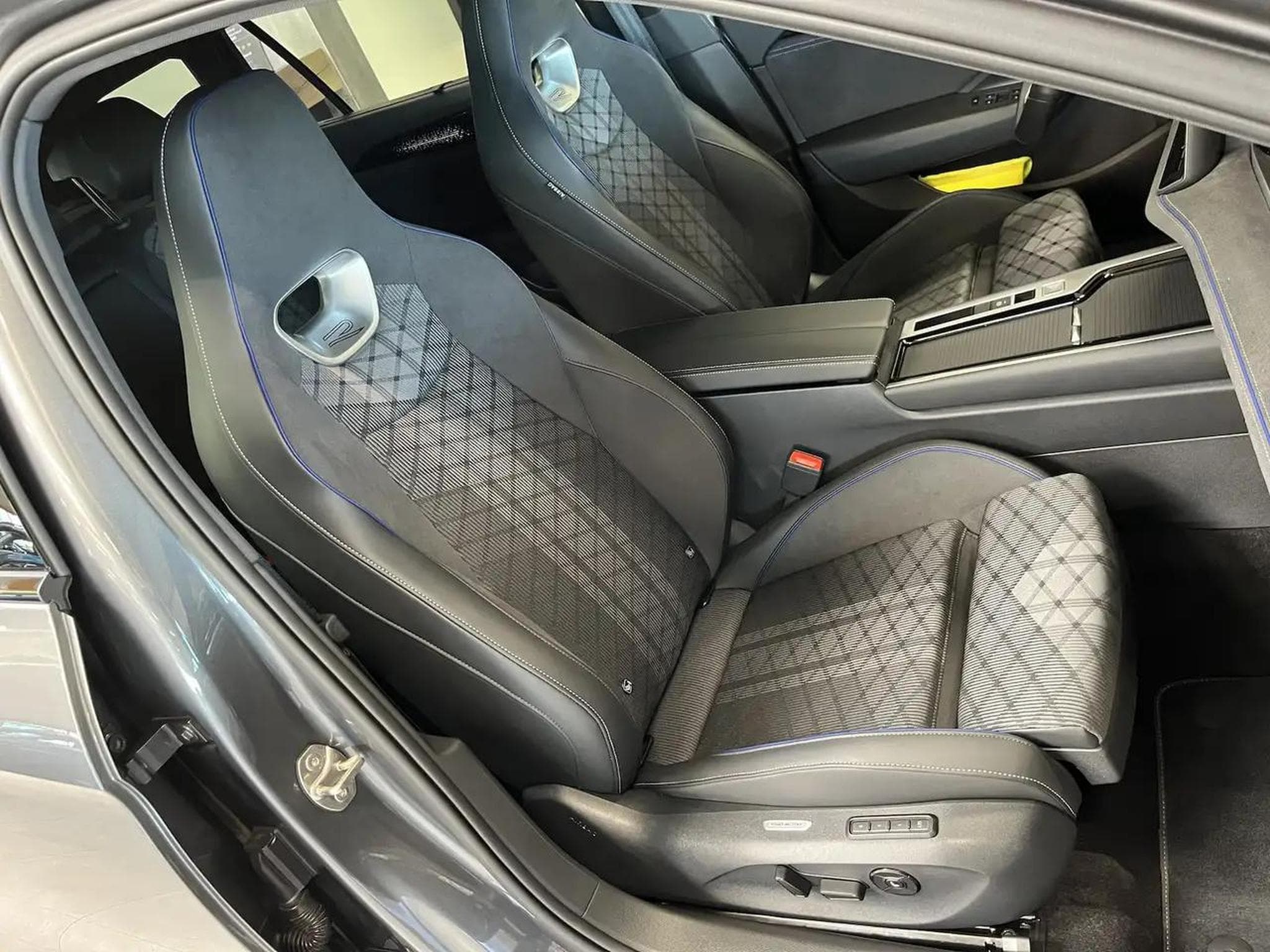 VW Passat (2025) - Photo 18