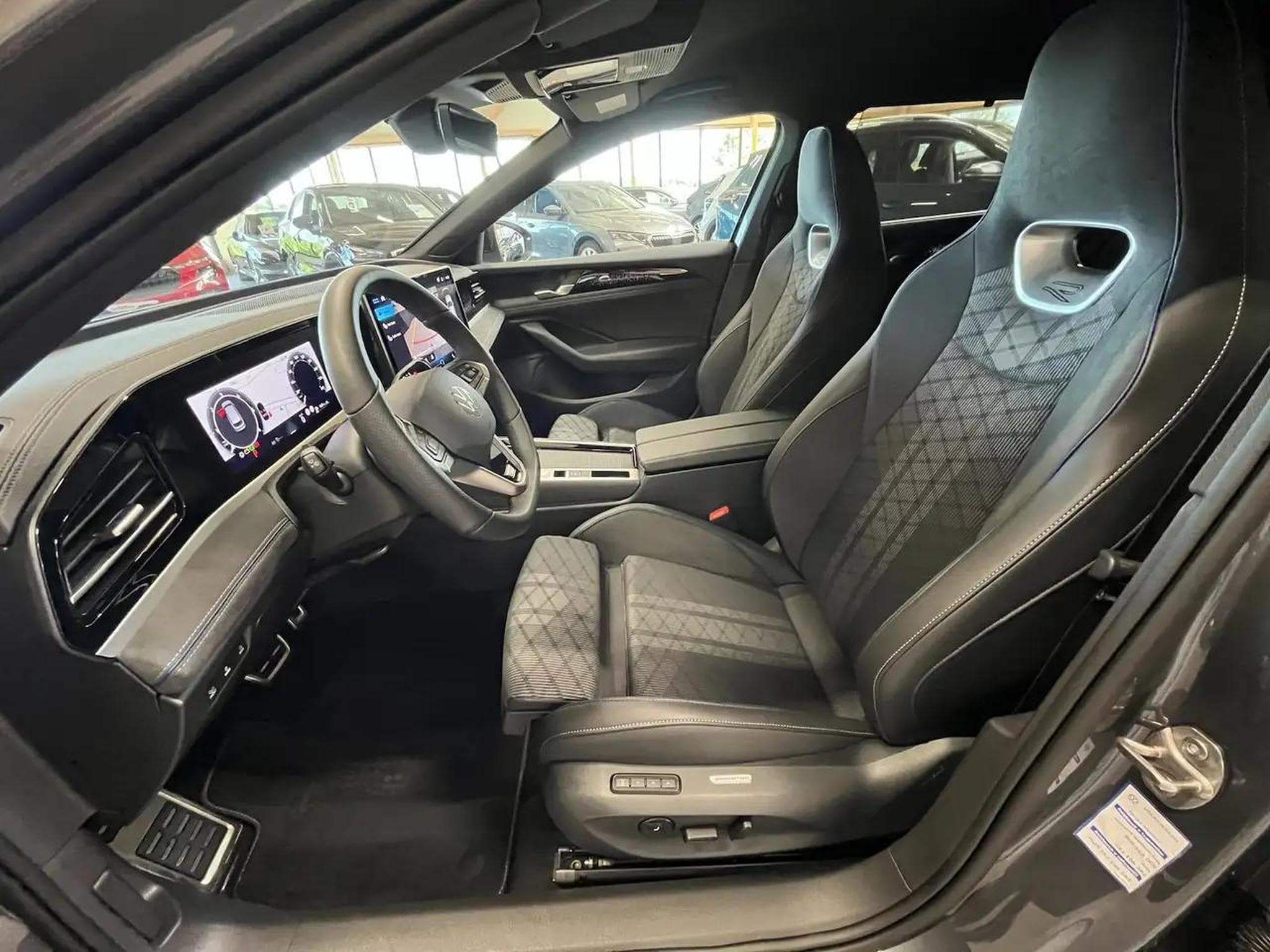 VW Passat (2025) - Photo 9