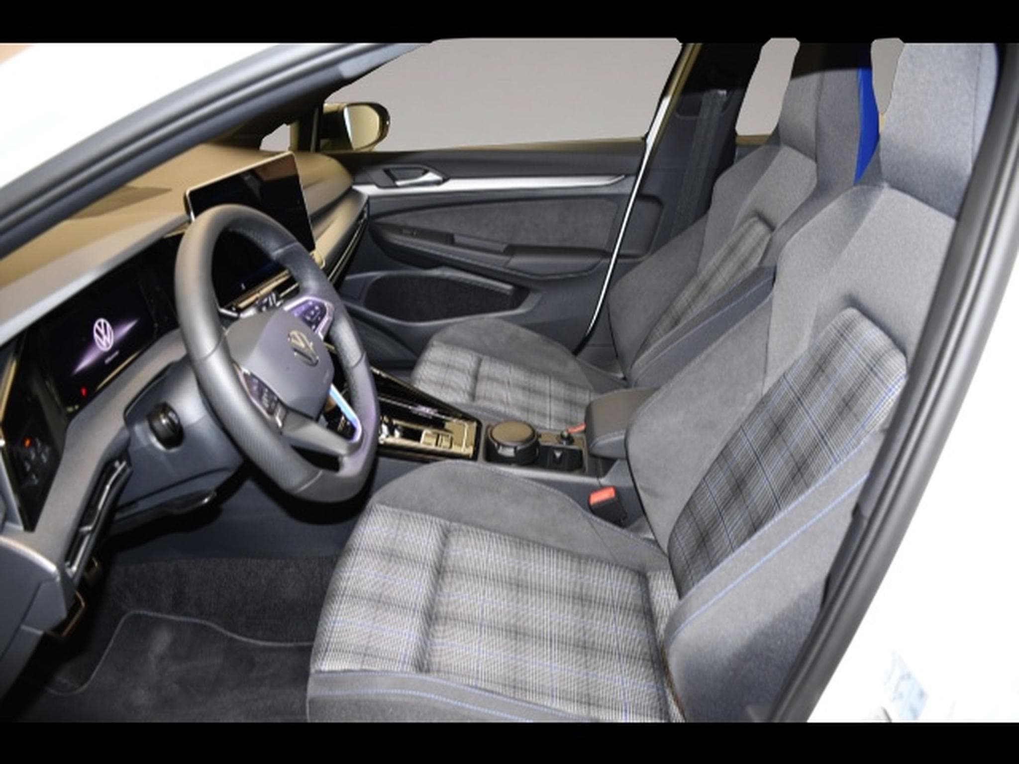 VW Golf (2025) - Photo 3
