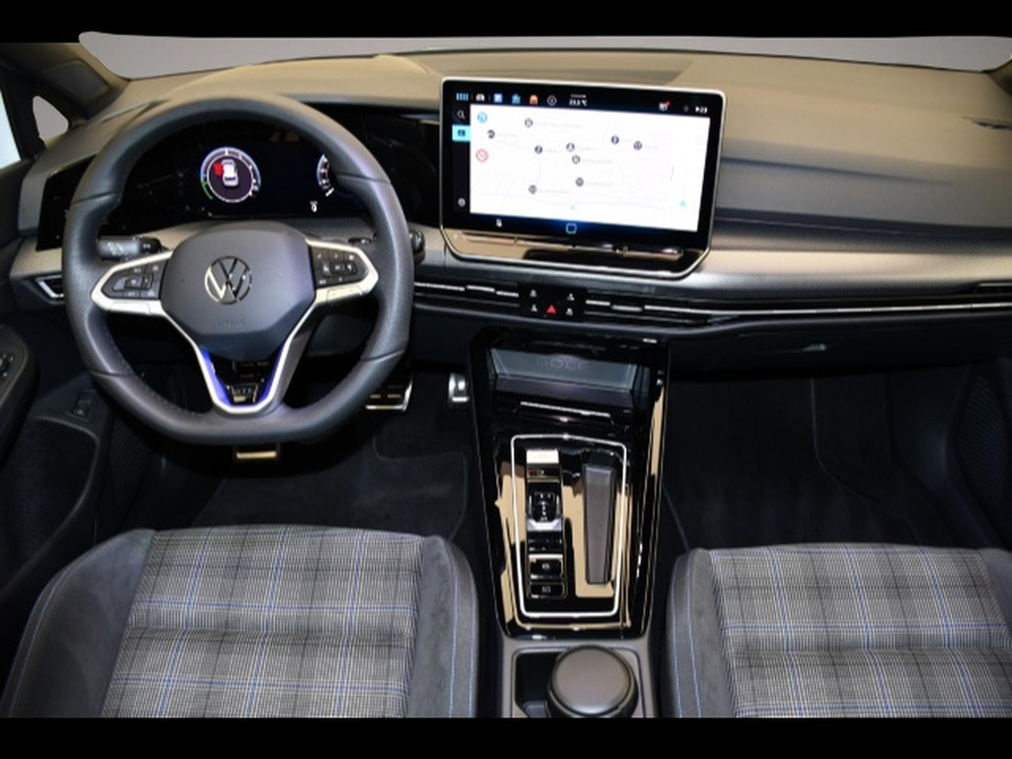 VW Golf (2025) - Photo 4