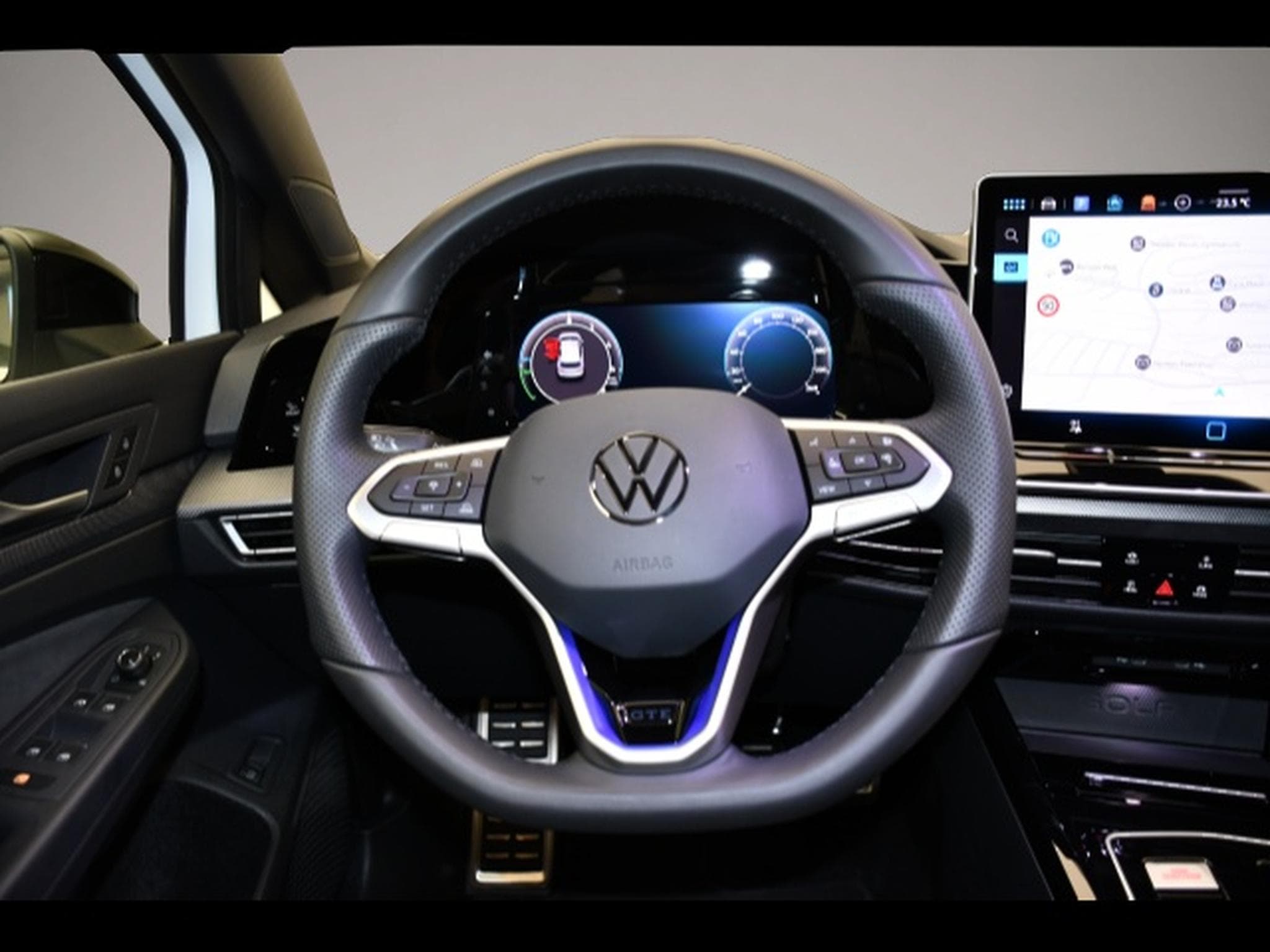 VW Golf (2025) - Photo 5