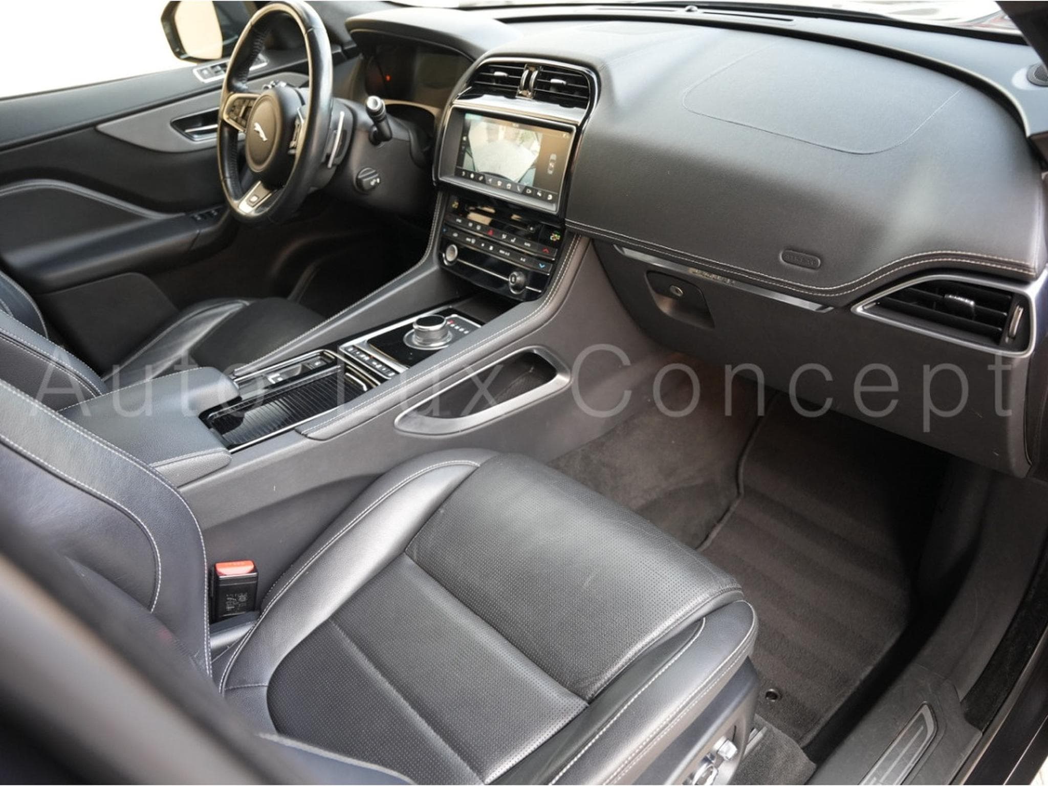 Jaguar F-Pace 30d S AWD (2018) - Photo 6