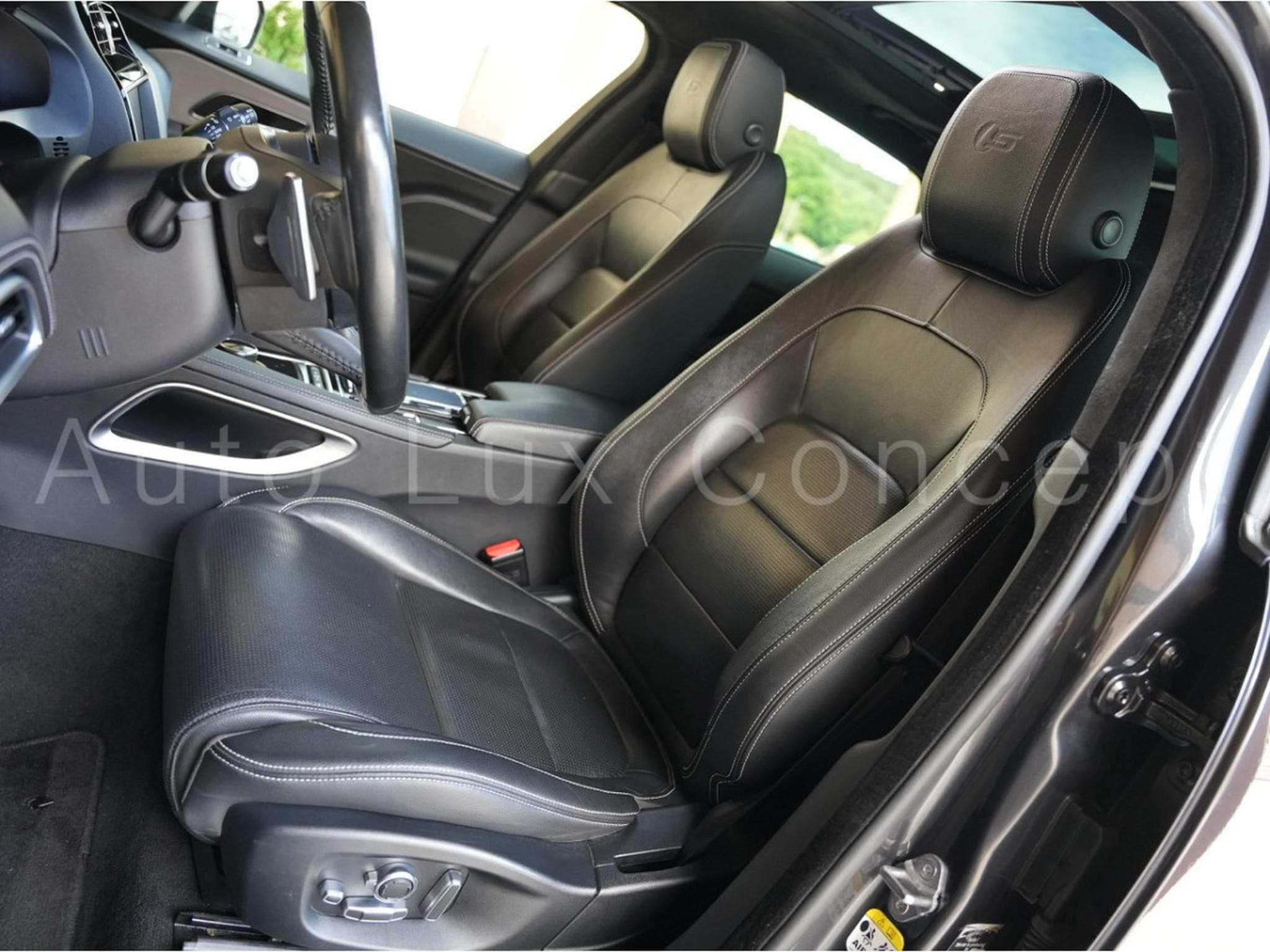 Jaguar F-Pace 30d S AWD (2018) - Photo 7