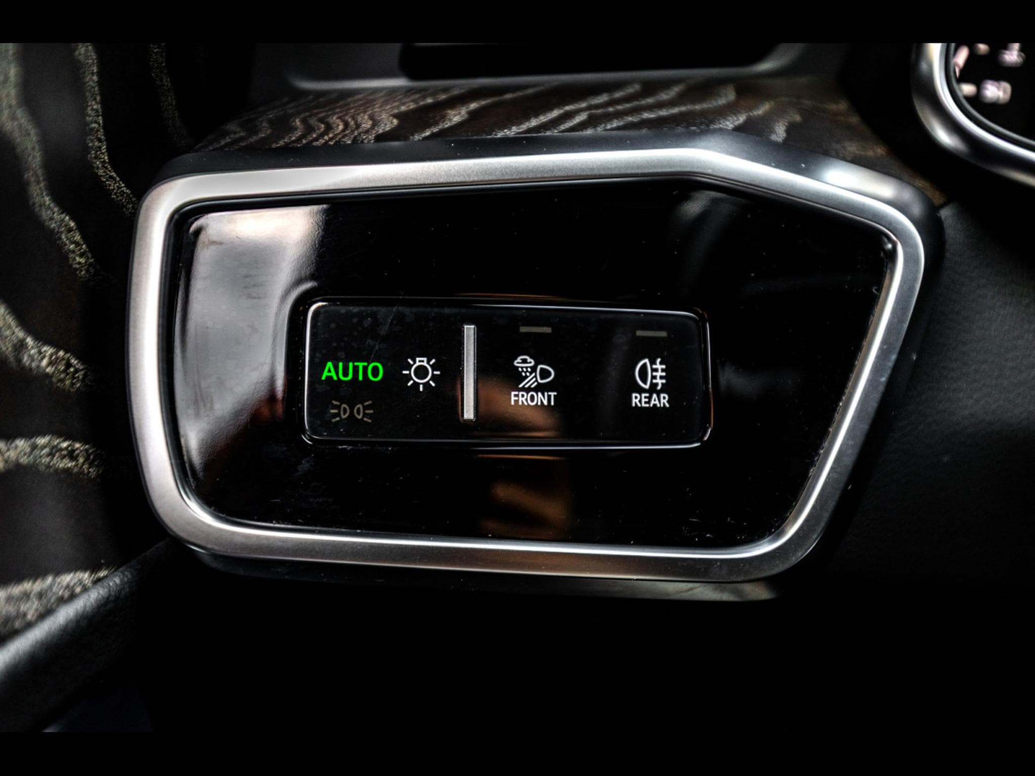 Audi A6 AVANT 55 3.0 TDI V6 QUATTRO TIPTRONIC (349 CH) – MYTHOS BLAC (2020) - Photo 25