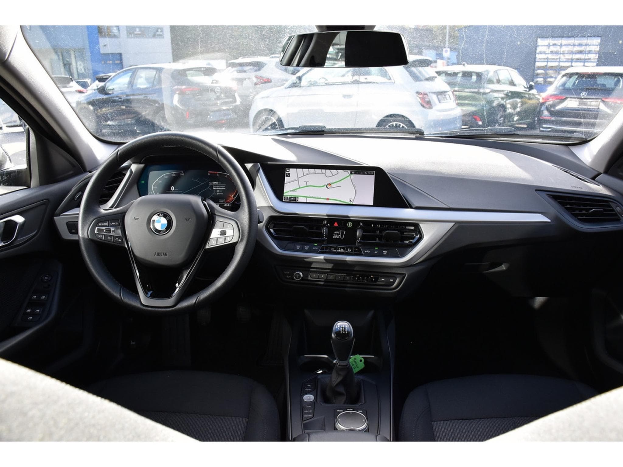BMW 116 d REGUL GPS PDC LED 1° MAIN (2023) - Photo 9