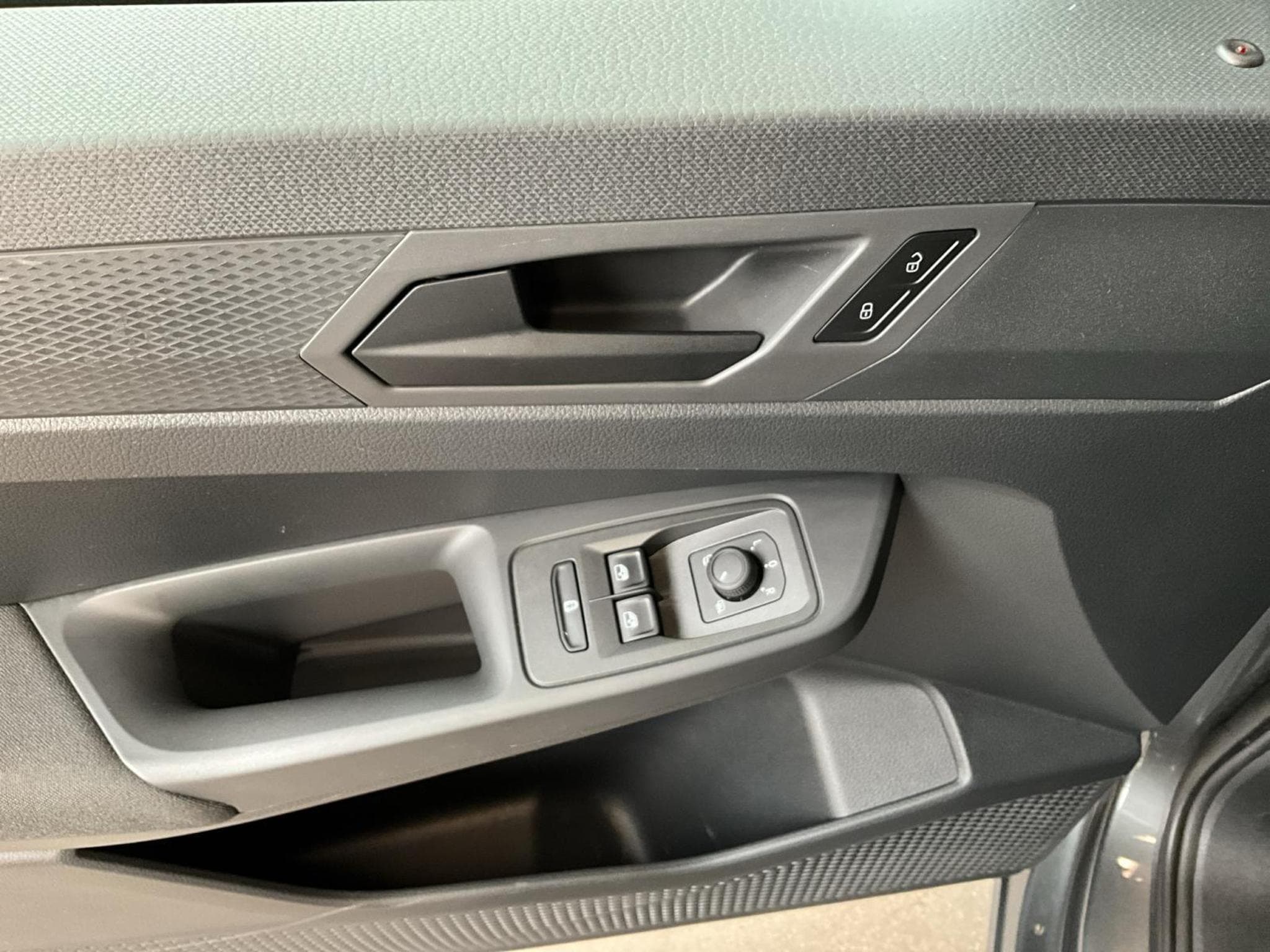 VW Caddy DSG+Led+P.Cool+P.Lumiere+P.Technologie (2024) - Foto 14