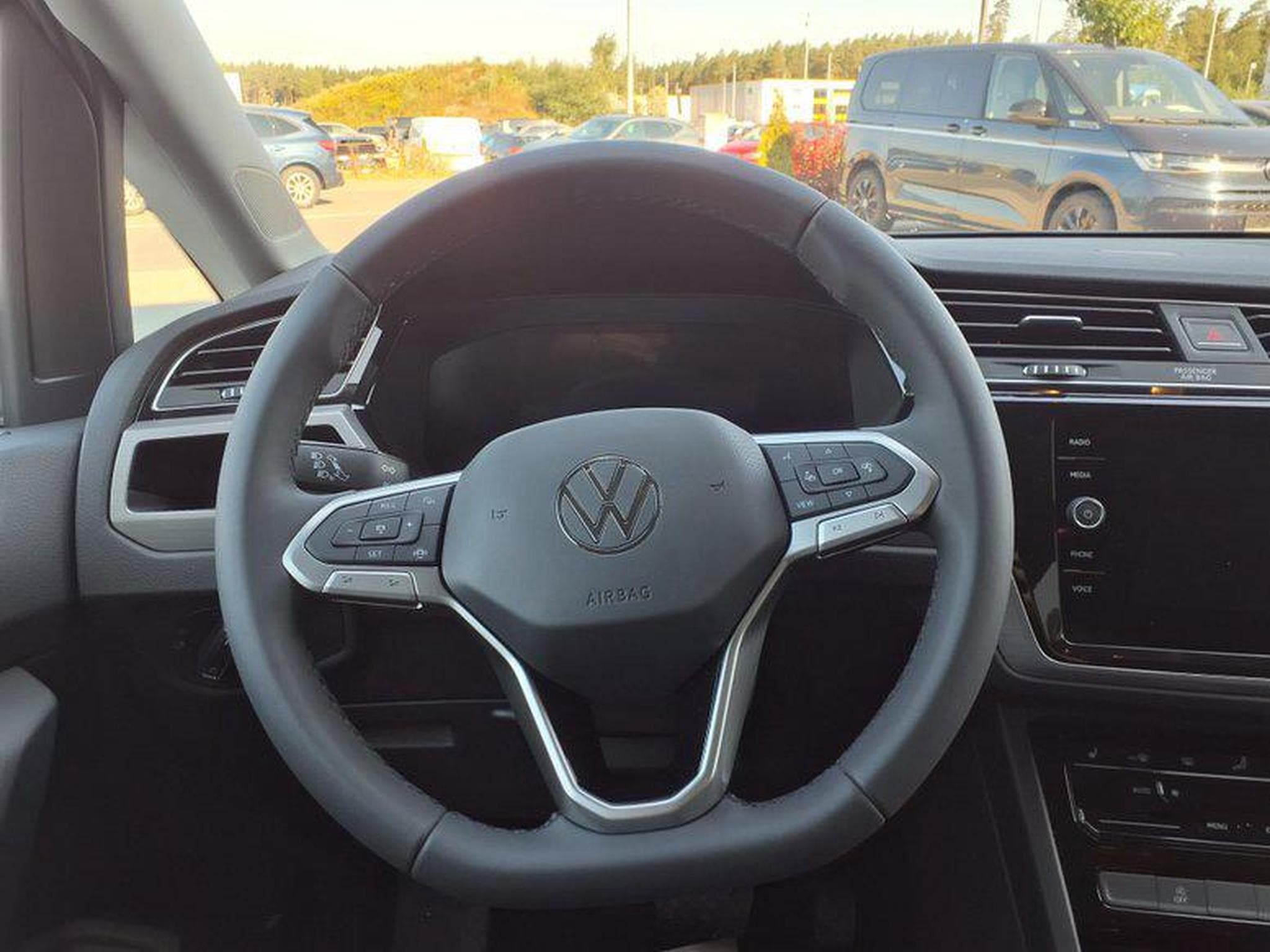 VW Touran Last Edition 1.5 TSI 7-Gang-DSG (2026) - Photo 11