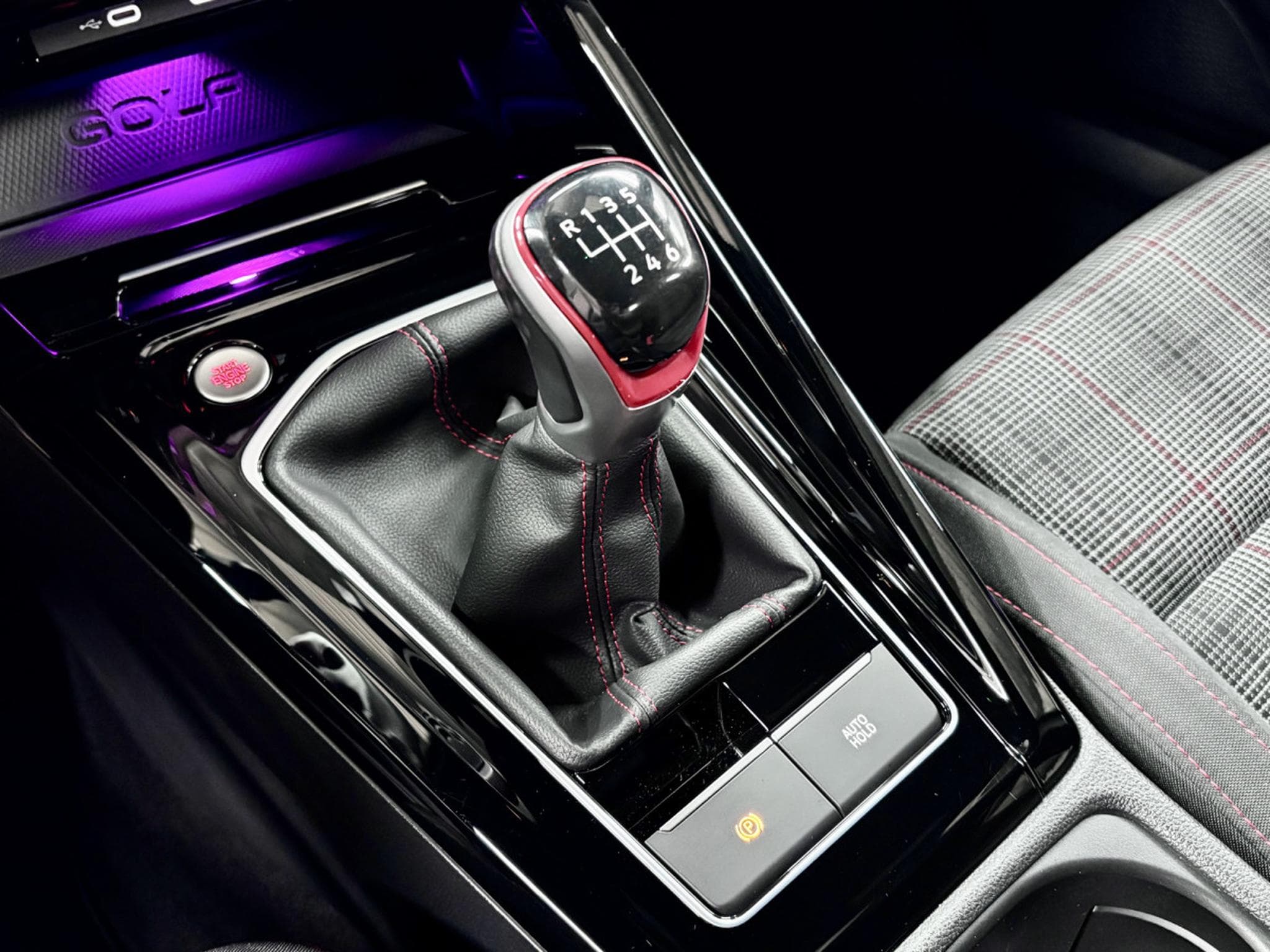 VW Golf GTI 2.0 TSI BVM6 245 CV *BOITE MECA* JANTES 19* CARPLAY* (2023) - Photo 14