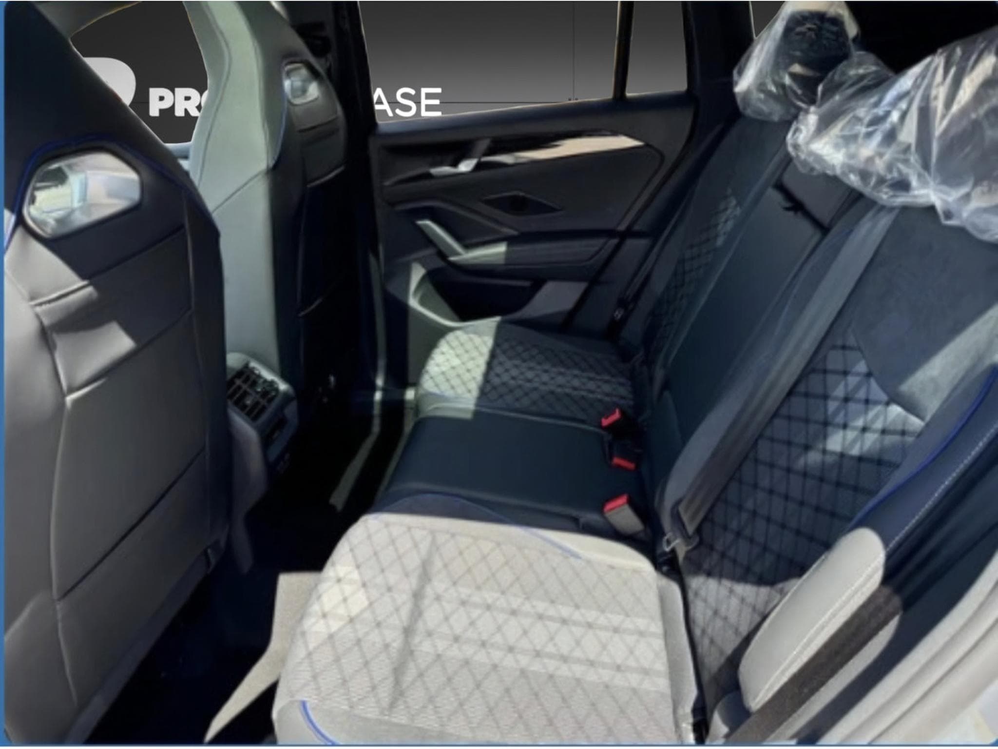 VW Tiguan Tiguan 2.0 TDI/DSG/ R-Line/ AHK/Pano/360°/HUD/Matrix/Massage (2026) - Photo 7