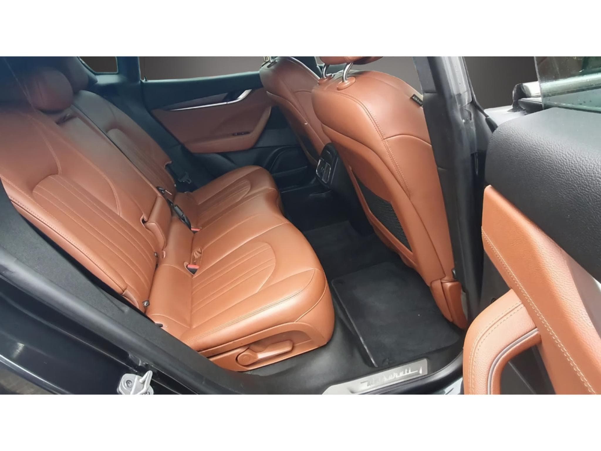 Maserati Levante LEVANTE  SQ4 / CAMERA 360/ ACC/ CUIR/Panorama/VOLL (2017) - Photo 7