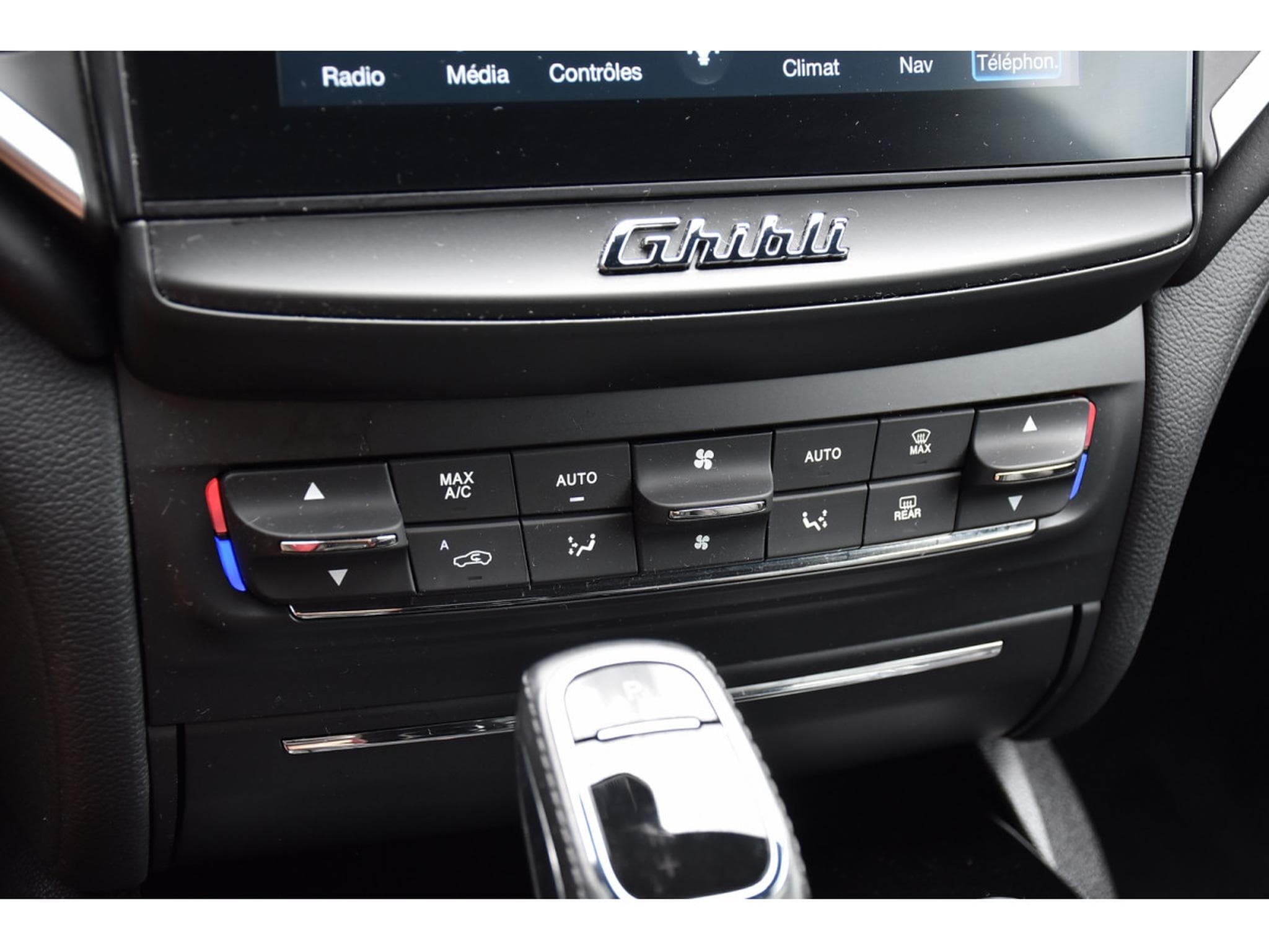 Maserati Ghibli 3.0 V6 BiTurbo Ribelle CUIR MEMO GPS KEYLESS (2018) - Foto 14