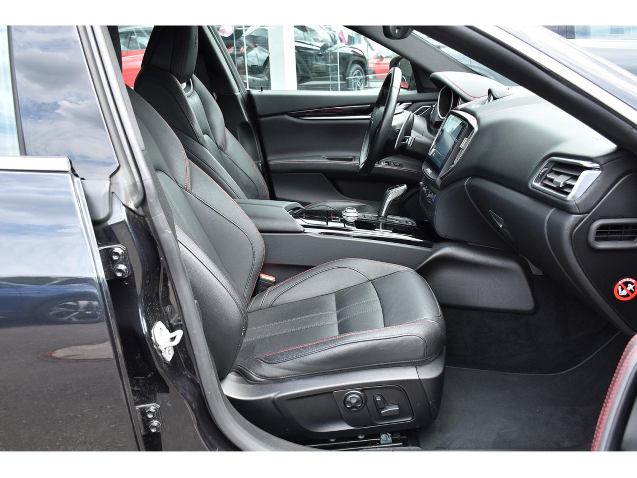 Maserati Ghibli 3.0 V6 BiTurbo Ribelle CUIR MEMO GPS KEYLESS (2018) - Foto 6