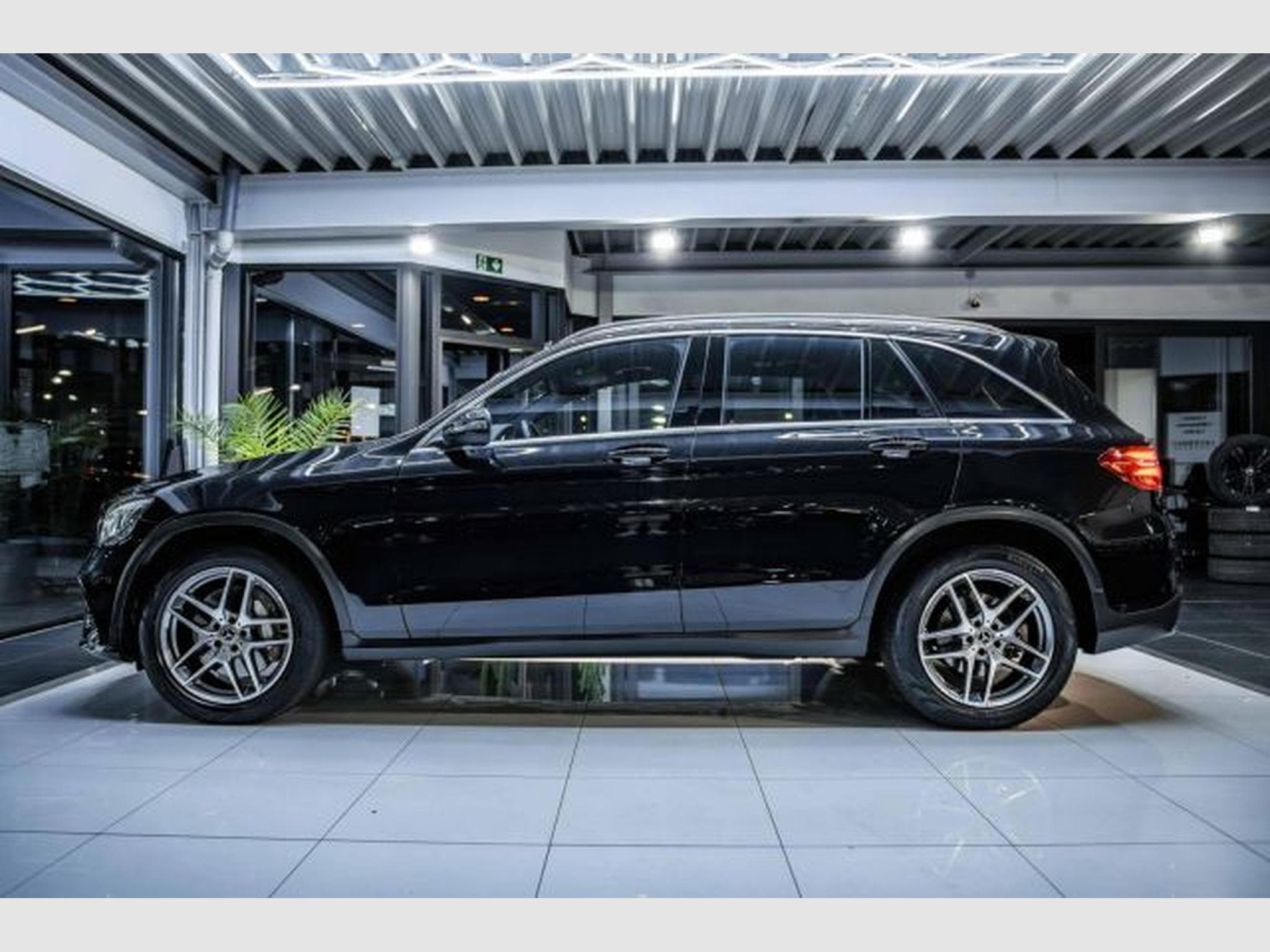 Mercedes GLC 220 GLC 220d 4Matic G-Tronic AMG-Line NAVI LED RFK (2016) - Foto 10