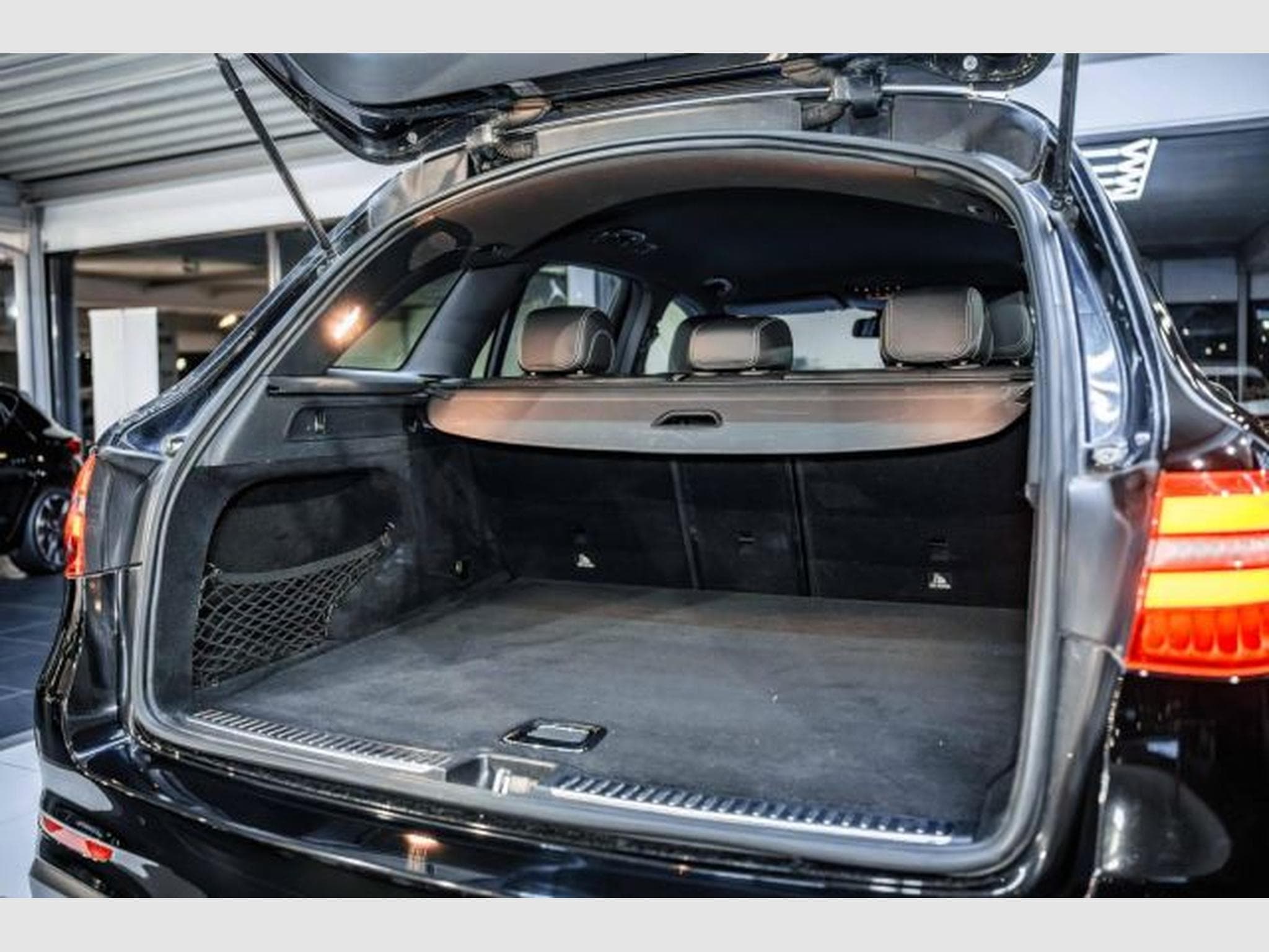 Mercedes GLC 220 GLC 220d 4Matic G-Tronic AMG-Line NAVI LED RFK (2016) - Foto 15