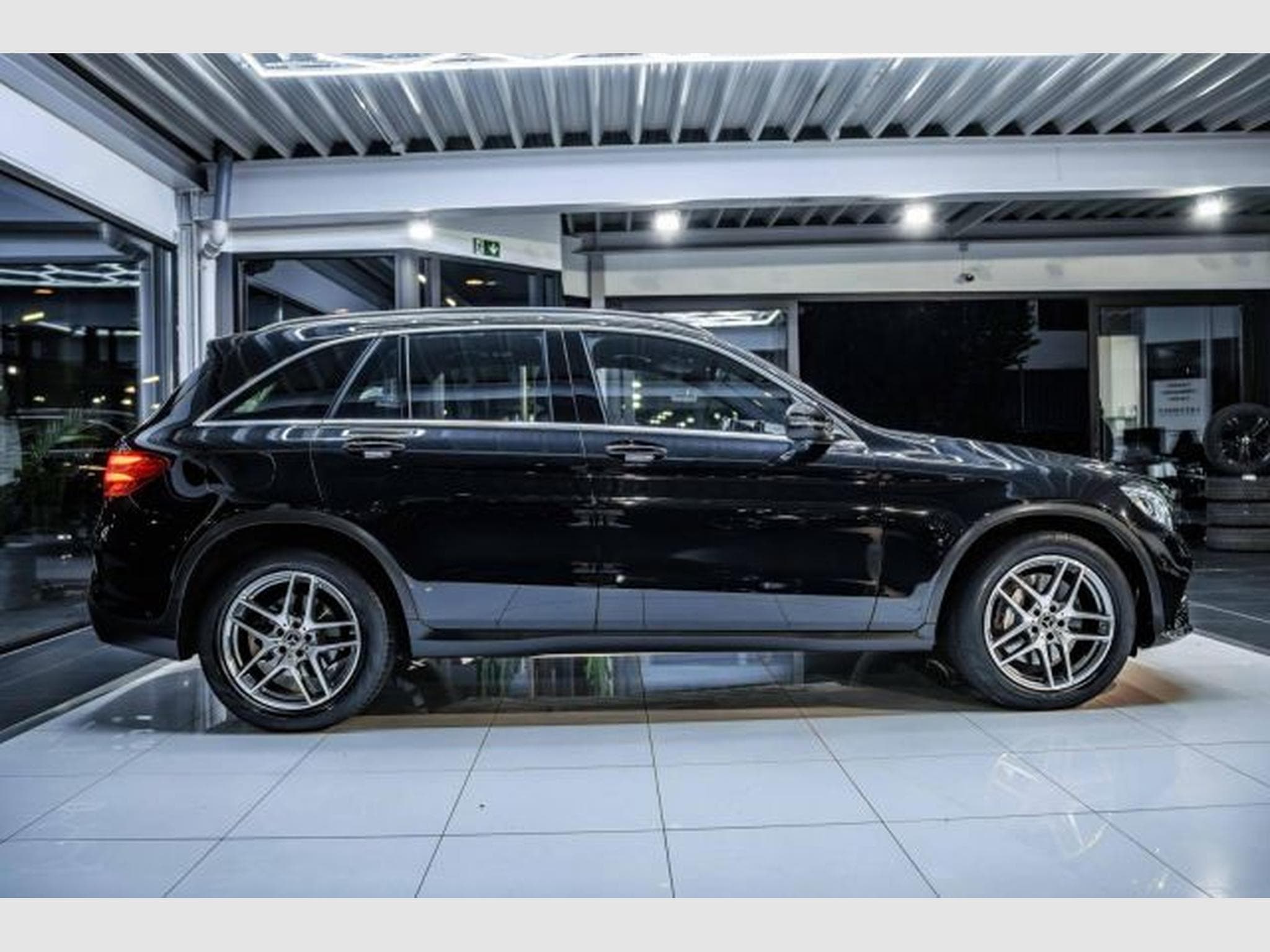 Mercedes GLC 220 GLC 220d 4Matic G-Tronic AMG-Line NAVI LED RFK (2016) - Foto 7