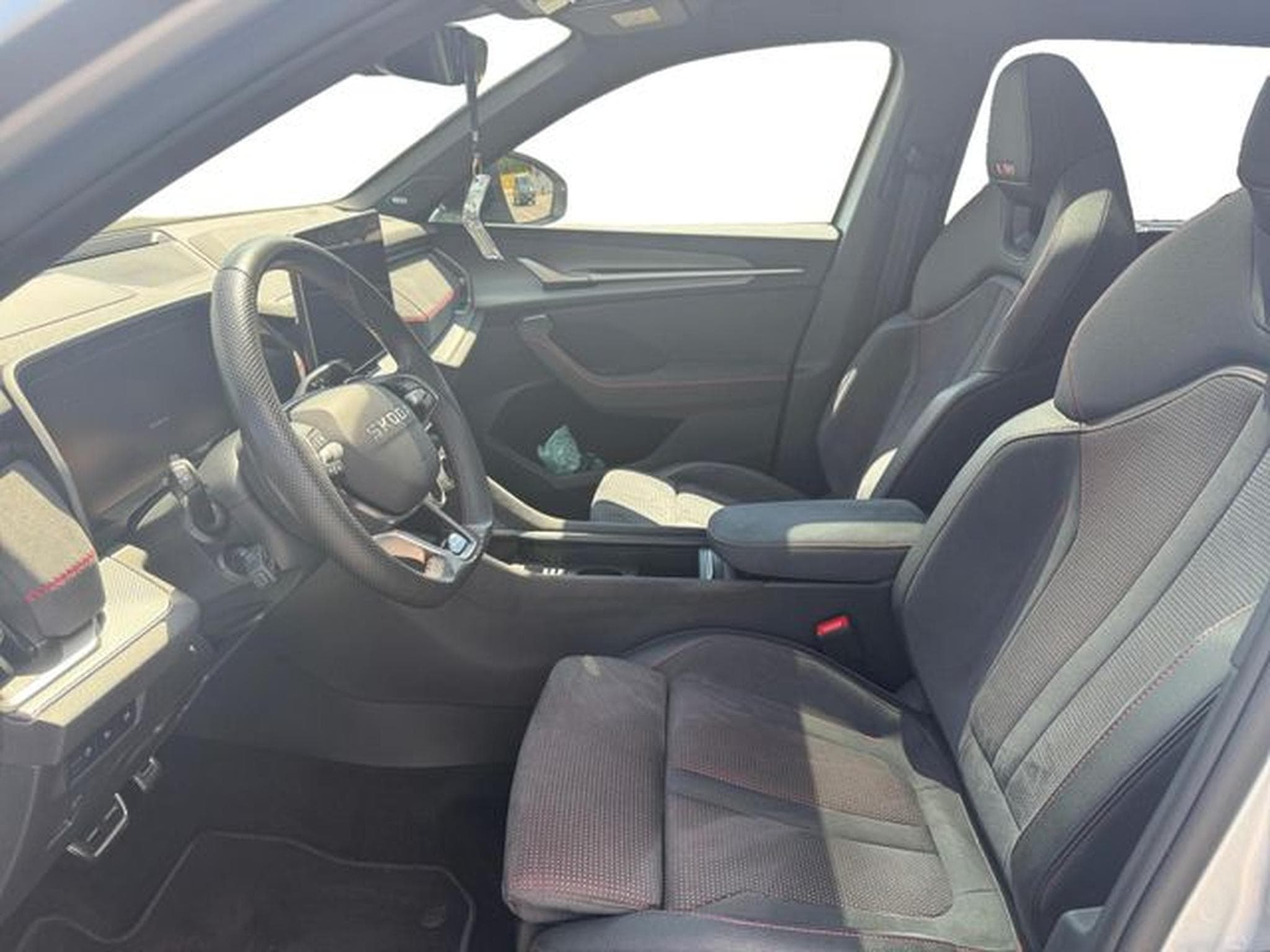 Skoda Kodiaq Kodiaq 2.0 TSI 4x4 RS, AHK, DCC+, 360 Grad (2025) - Photo 10