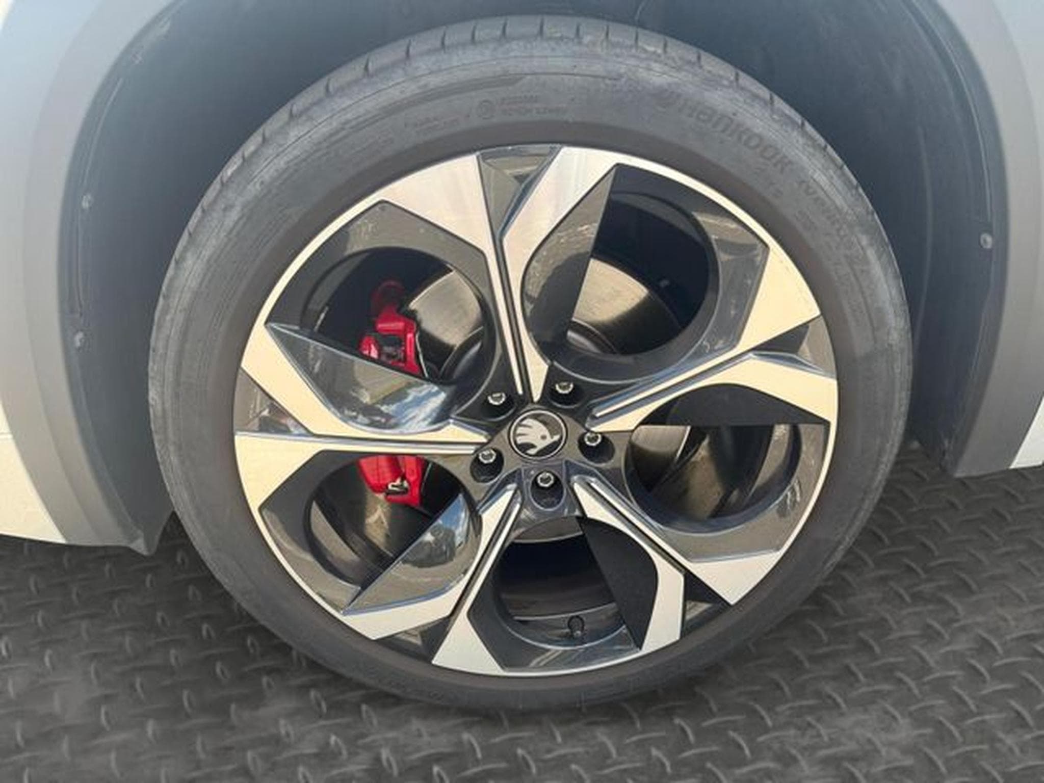 Skoda Kodiaq Kodiaq 2.0 TSI 4x4 RS, AHK, DCC+, 360 Grad (2025) - Photo 16