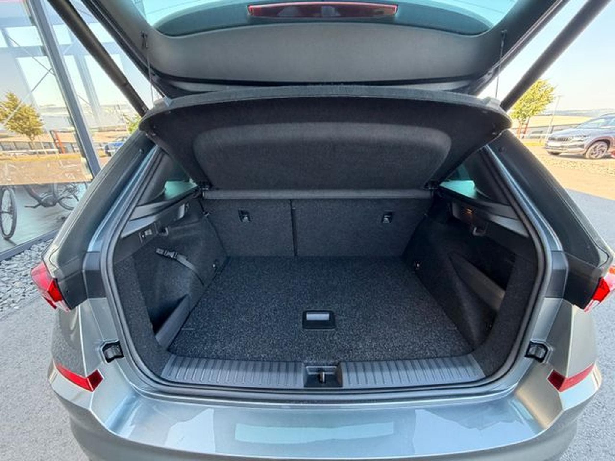 Skoda Kamiq Kamiq 1,5TSi DSG Monte Carlo Pano Navi 18" AHK (2023) - Foto 12