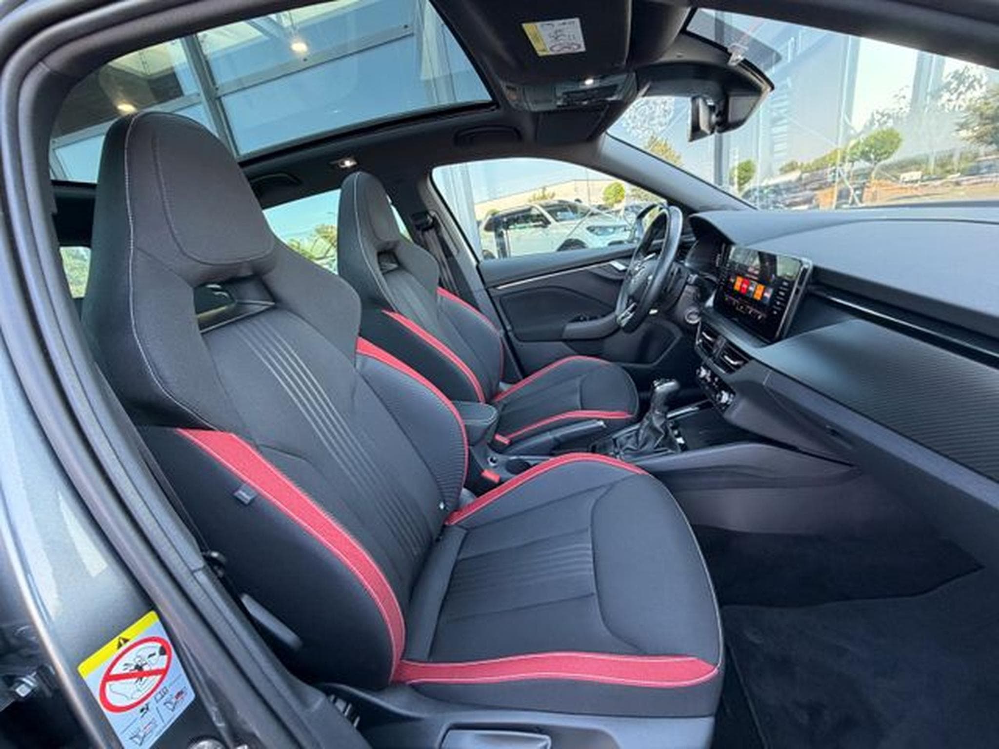 Skoda Kamiq Kamiq 1,5TSi DSG Monte Carlo Pano Navi 18" AHK (2023) - Foto 15