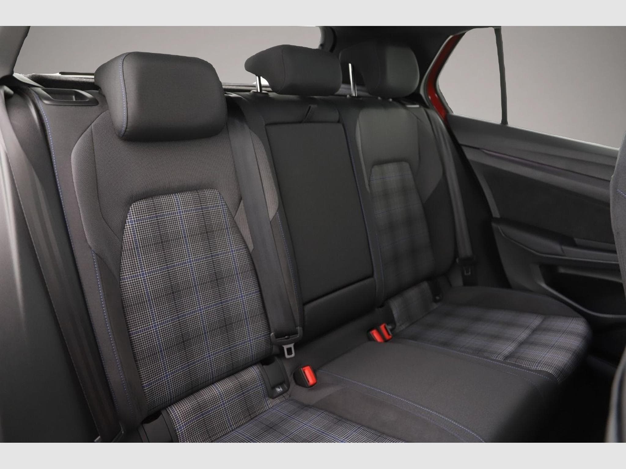 VW Golf (2025) - Photo 5