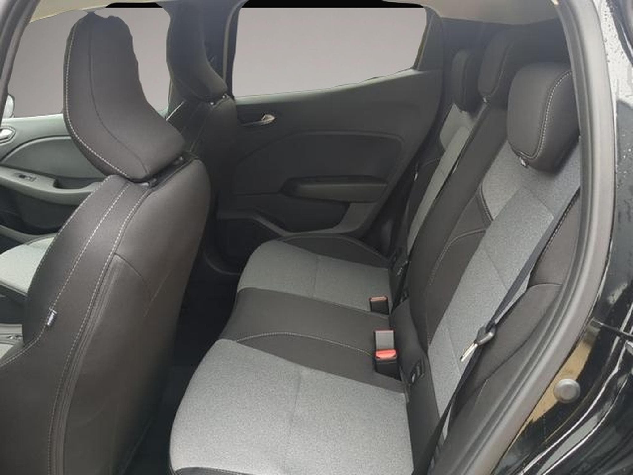 Mitsubishi Colt (2025) - Foto 5