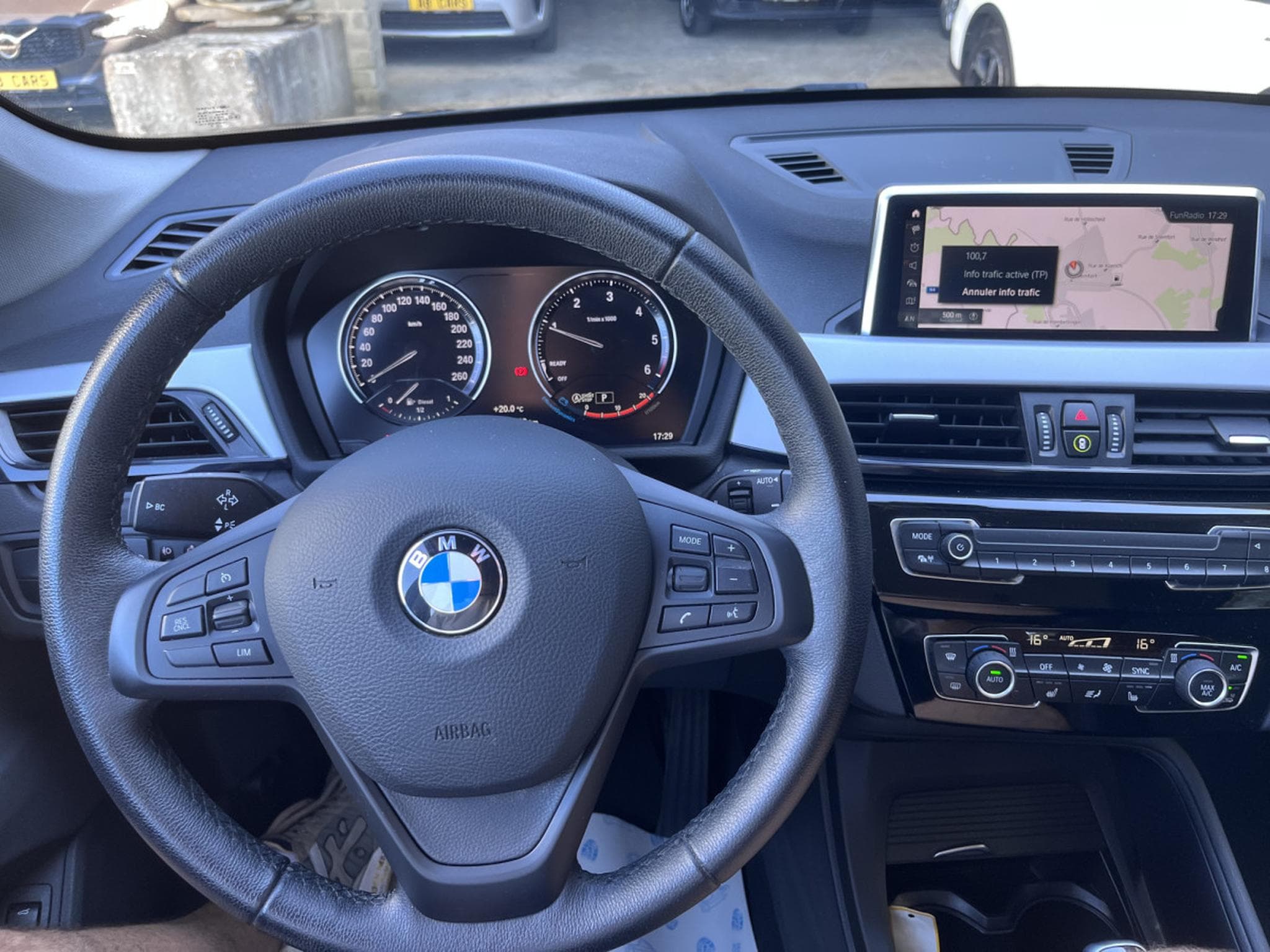 BMW X1 sDrive16dA 116PK (2020) - Photo 11