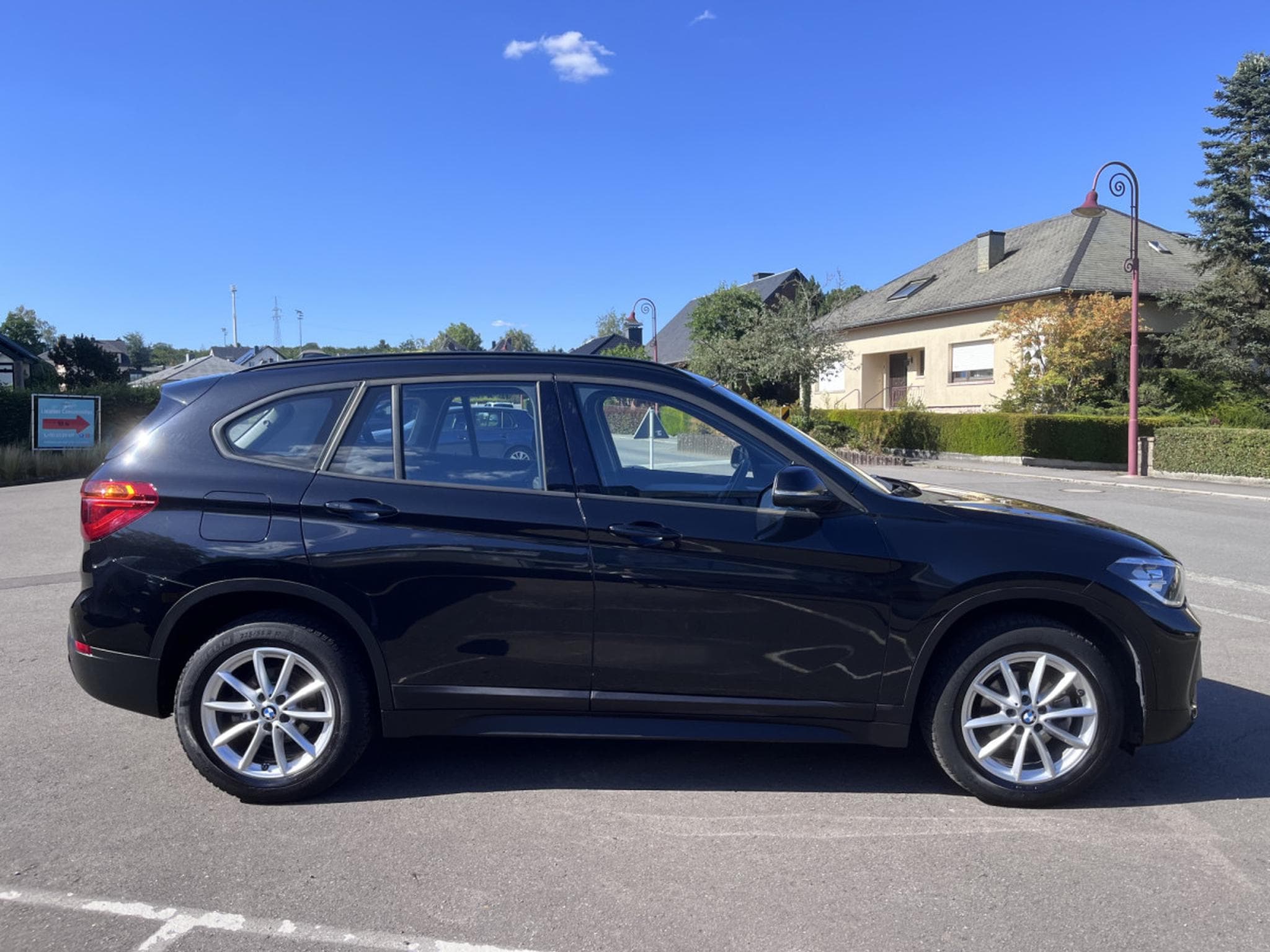 BMW X1 sDrive16dA 116PK (2020) - Photo 4