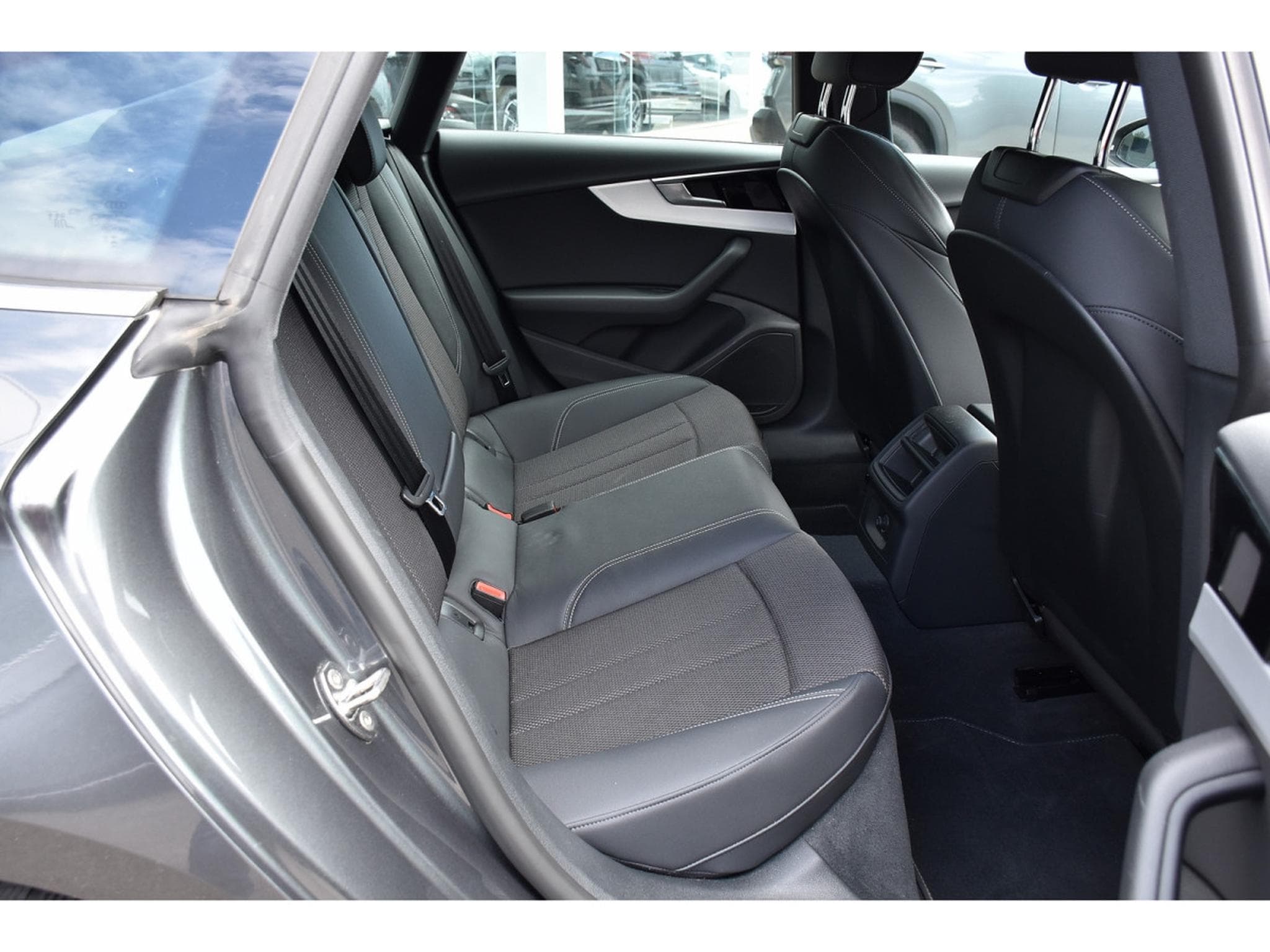 Audi A5 Sportback 30 TDI S-Line S-Tronic REGUL LANE GPS 1° MAIN (2024) - Foto 8