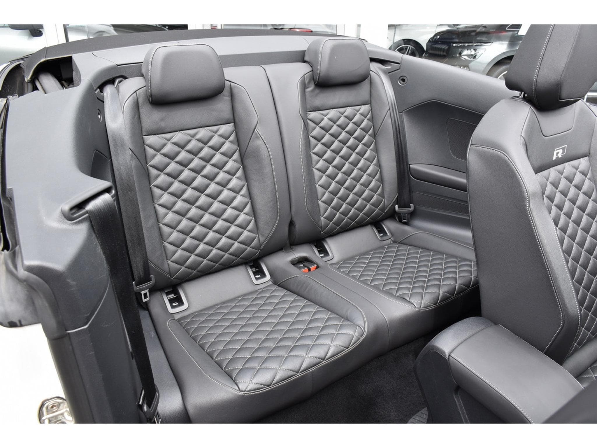 VW T-Roc Cabrio 1.5 TSI R-Line DSG CUIR ACC GPS BEATS CAM PARK 1°MAIN (2021) - Foto 10