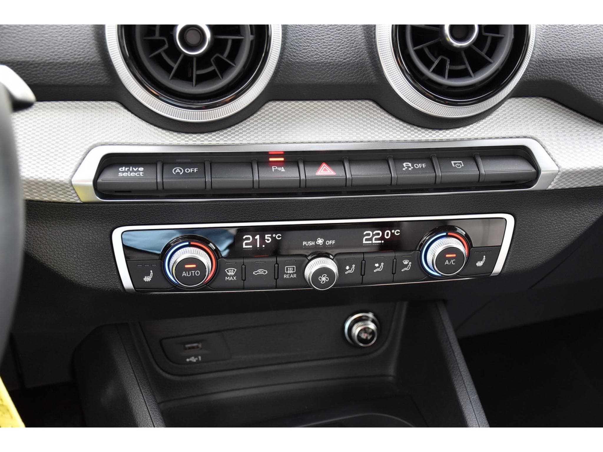 Audi Q2 30 TDI Advanced S-Tronic CUIR GPS LANE LED CAM 1° MAIN (2023) - Foto 18