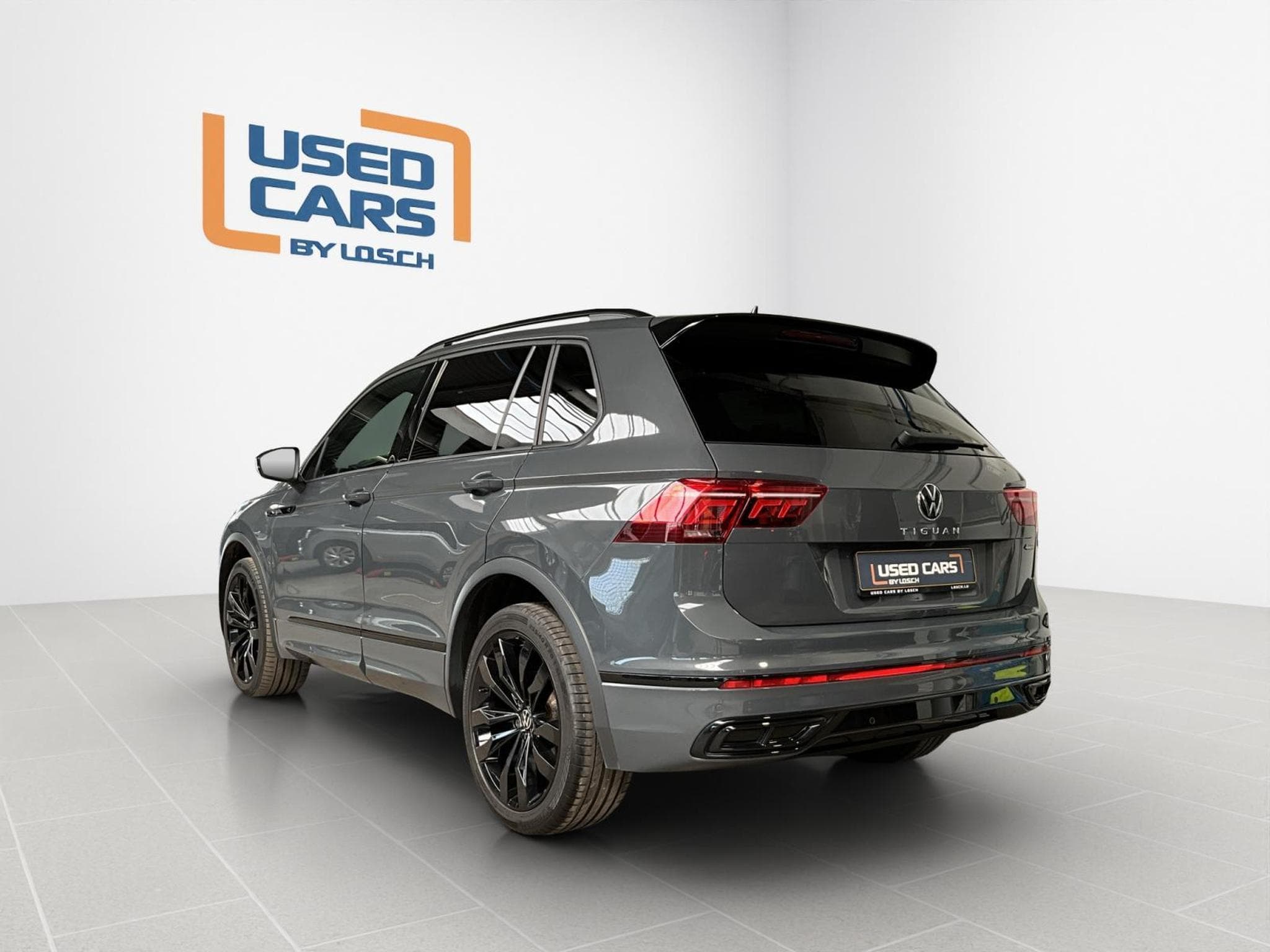 VW Tiguan R-Line+4M+DSG+Pano+BlackStyle+AHK (2023) - Foto 6